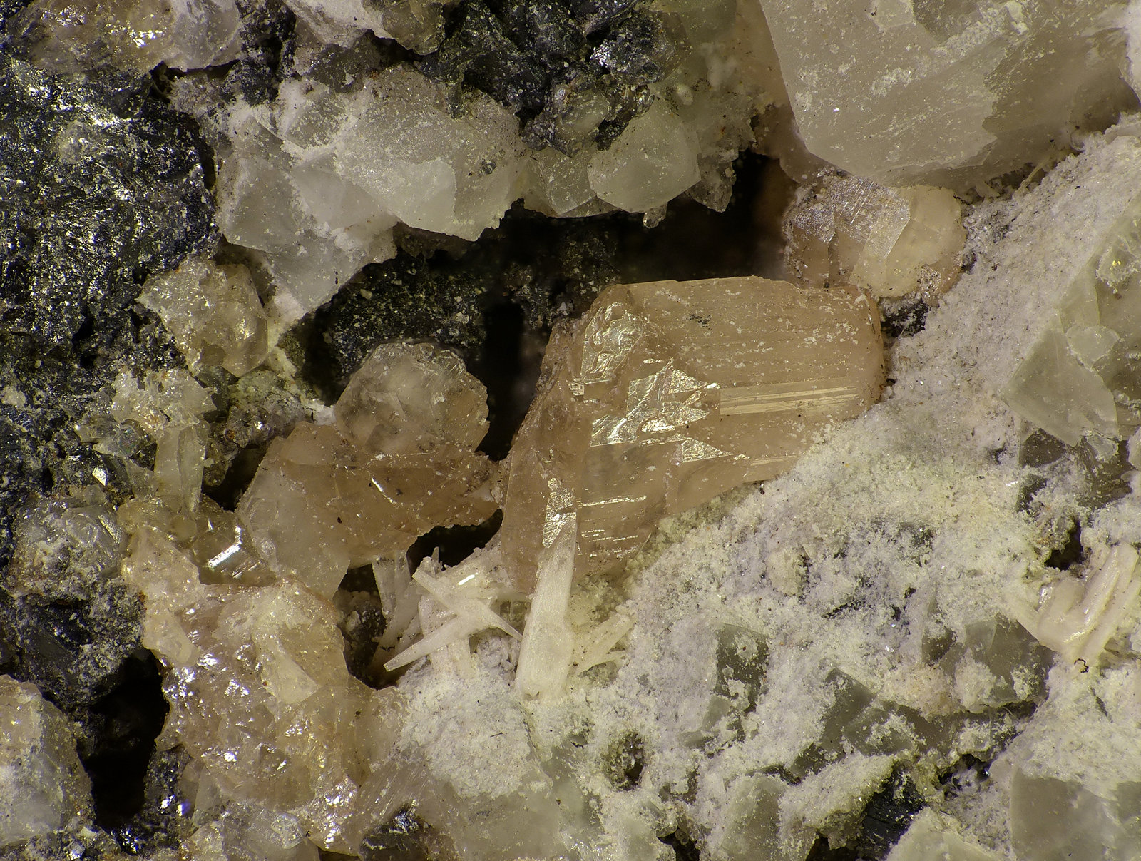 Cerusita
4 x 2 mm. el cristal
(Autor: Javier Rodriguez)