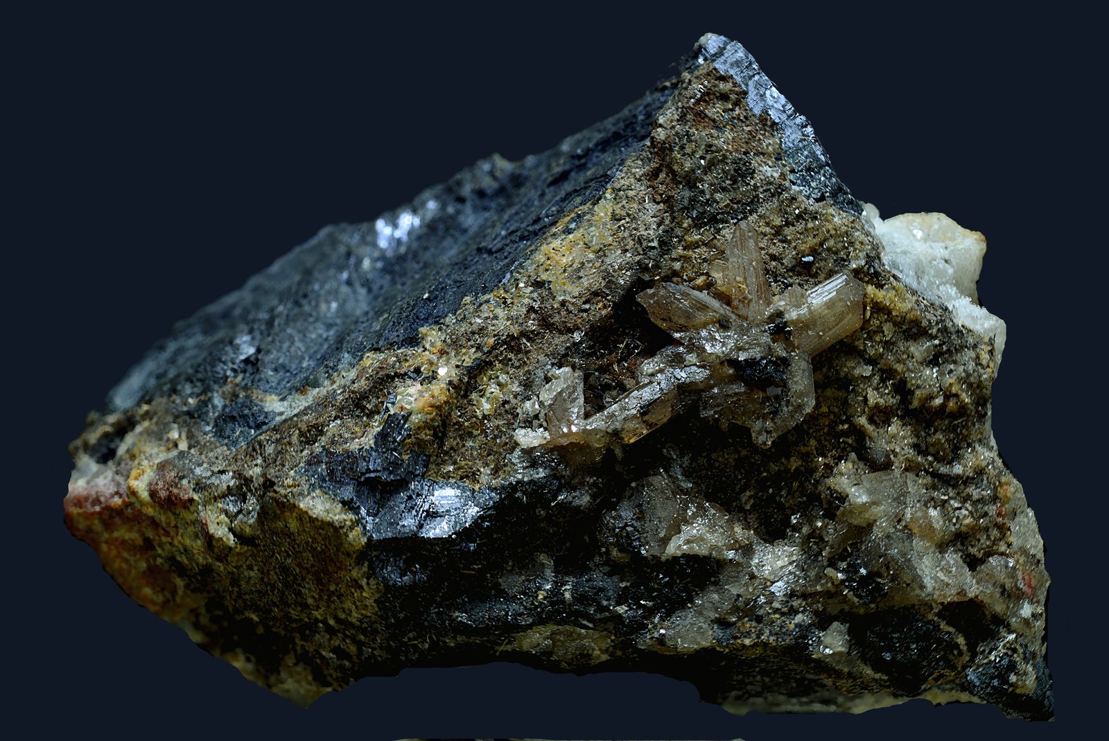 Cerusita sobre galena
5 x 3 cm
(Autor: Antonio Carmona)