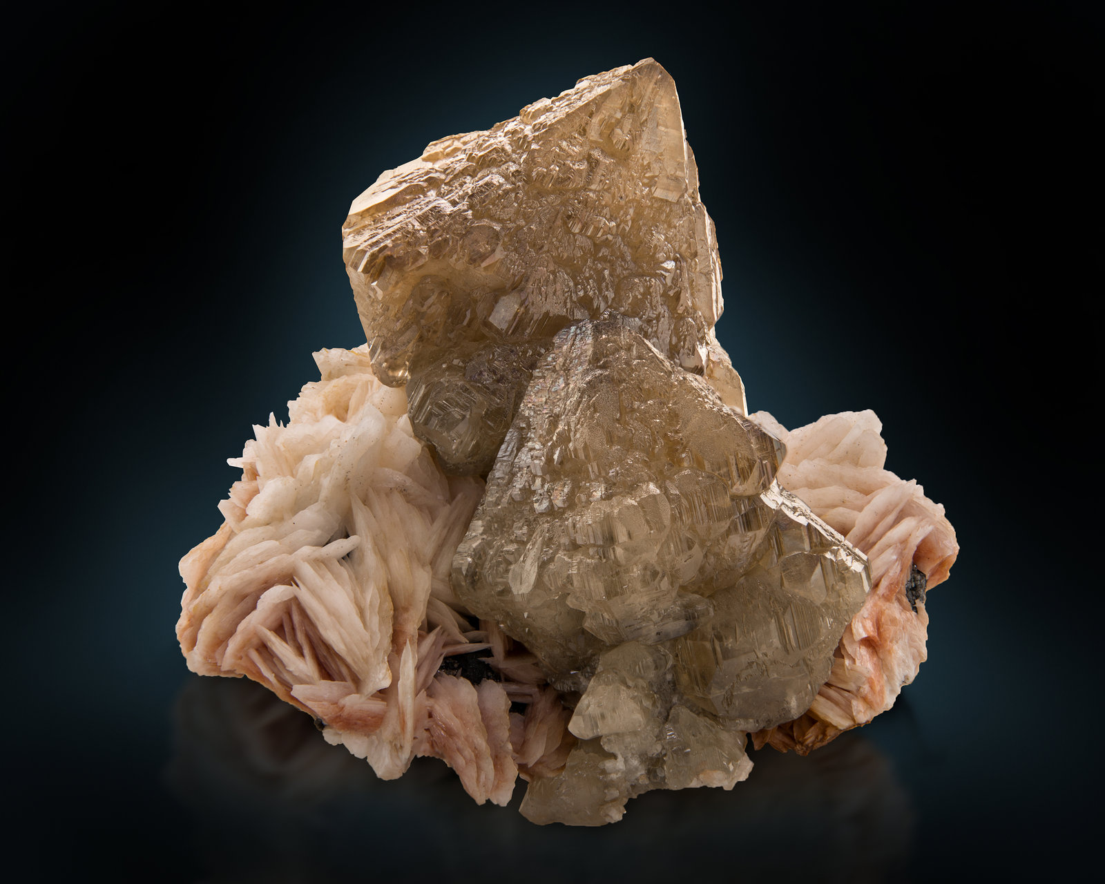 Cerusita en Barita
10 x 8.5 x 7 cm / Cristal principal: 4.9 cm
(Autor: Museo MIM)