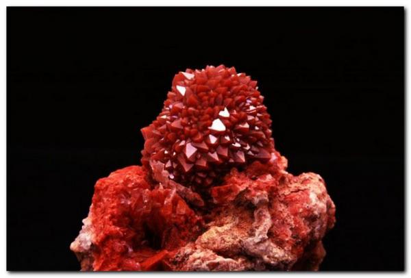 Cuarzo (variedad jacinto de Compostela).
Bola de 3 cm.
(Autor: Rafa Muñoz(mineralvarado))