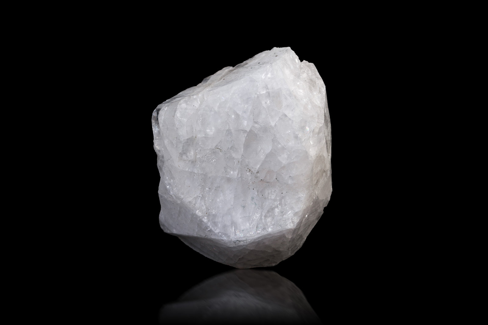 Chkalovita
7.5 x 6 x 3.5 cm / Cristal principal: 7.3 cm.
(Autor: Museo MIM)