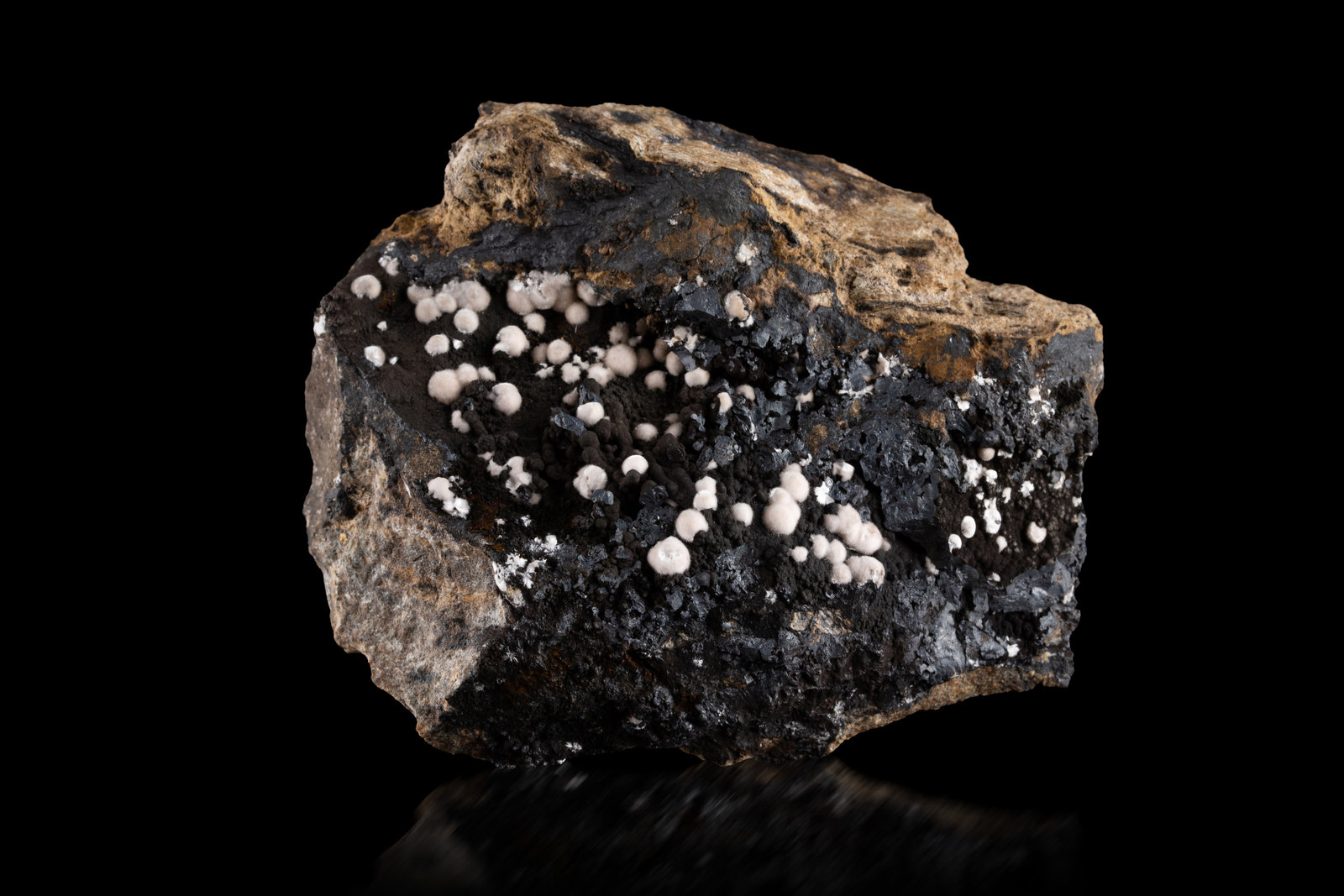 Churchita-(Y)
11 x 9 x 8 cm / cristal principal: 0.4 cm
(Autor: Museo MIM)