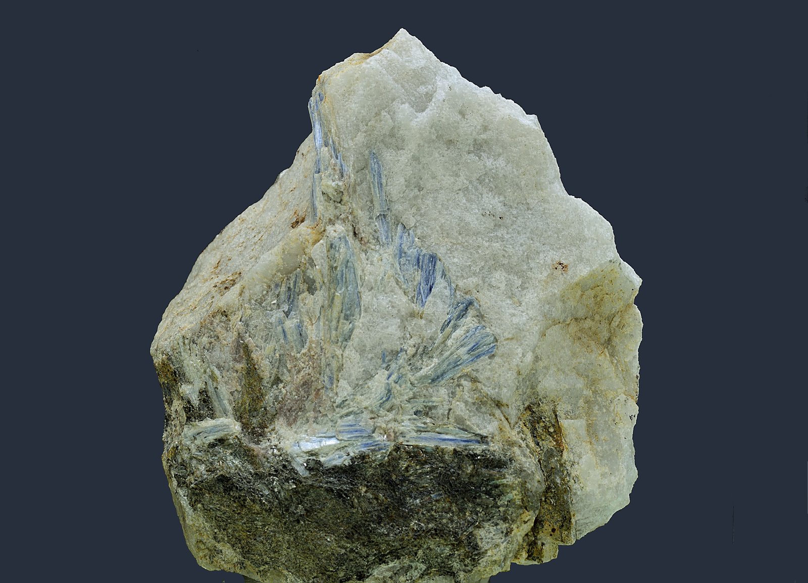 Cianita.
9 x 8 cm
(Autor: Antonio Carmona)