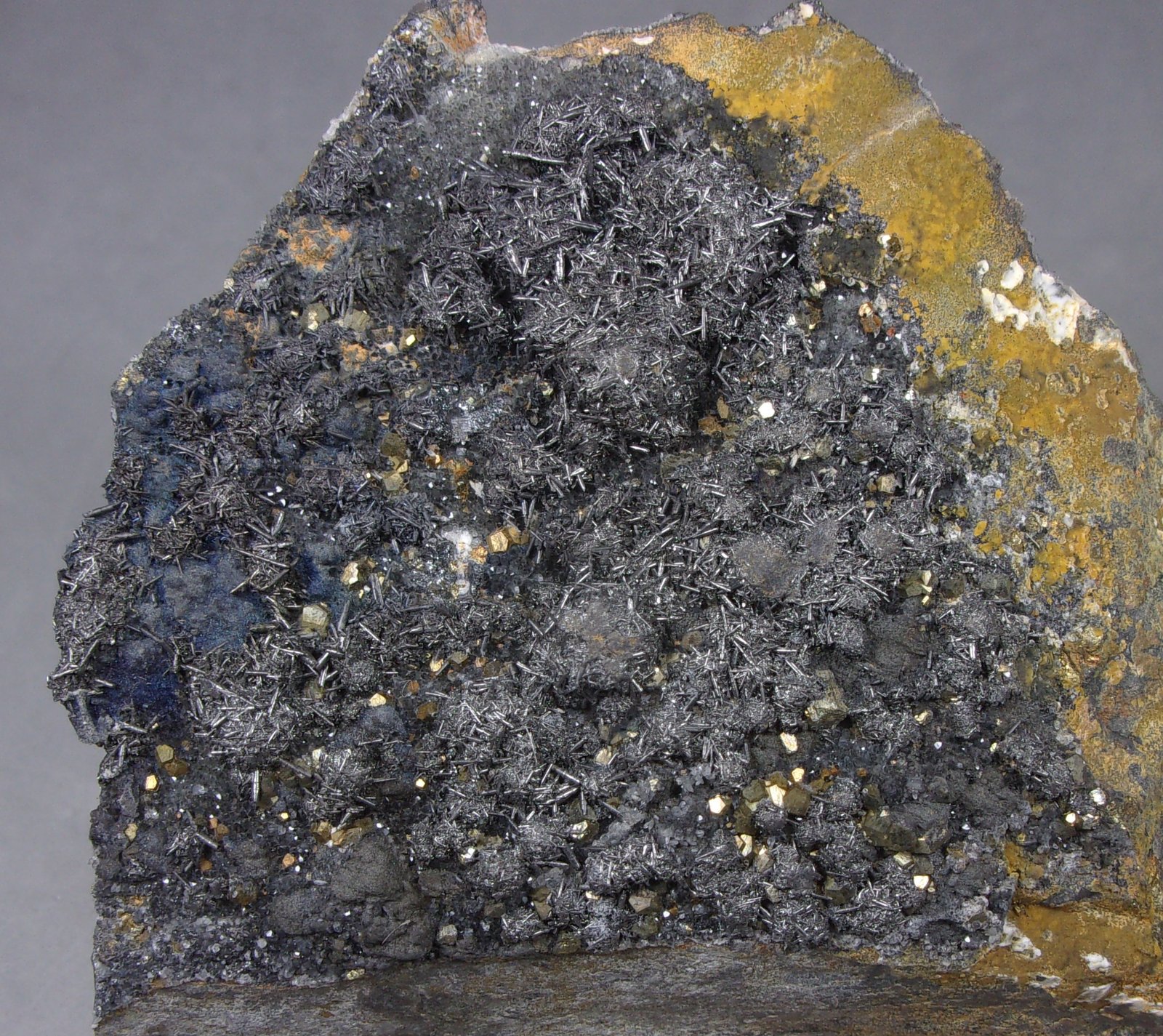 Cilindrita
8,4 x 7 x 3,6 cm.
(Autor: J. G. Alcolea)