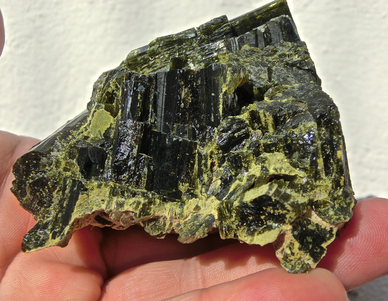 Epidota
8 x 6,5 x 6 cm
(Autor: María Jesús M.)