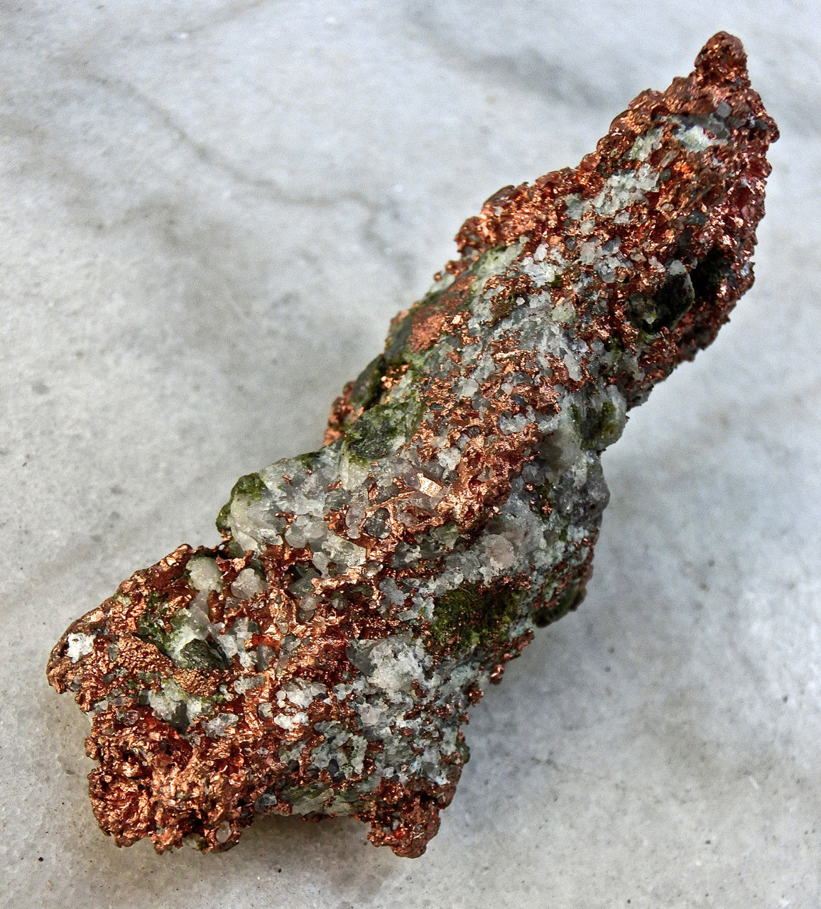 Cobre y epidota.
9 x 4 x 4 cm
(Autor: María Jesús M.)