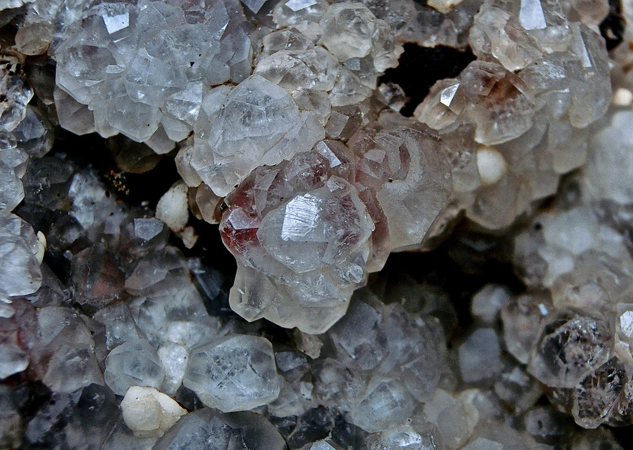 Analcima
Ancho de imagen 2 cm
(Autor: María Jesús M.)