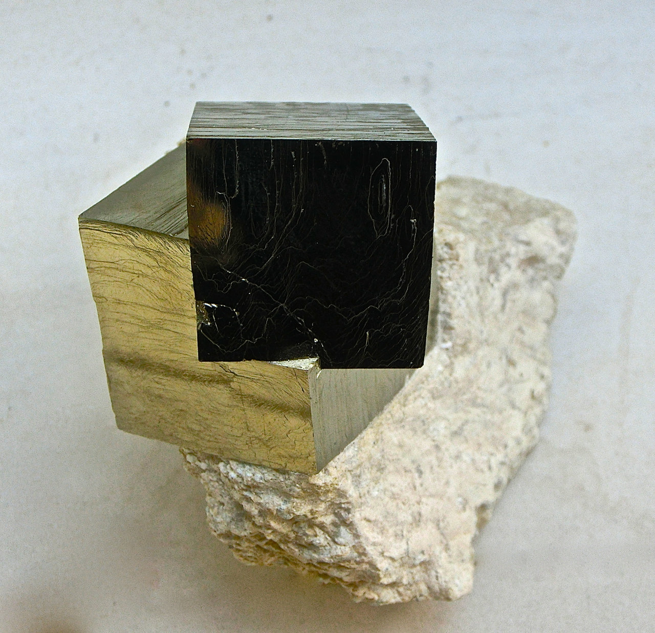 Pirita
Aristas de los cubos unos 3 cm
(Autor: María Jesús M.)