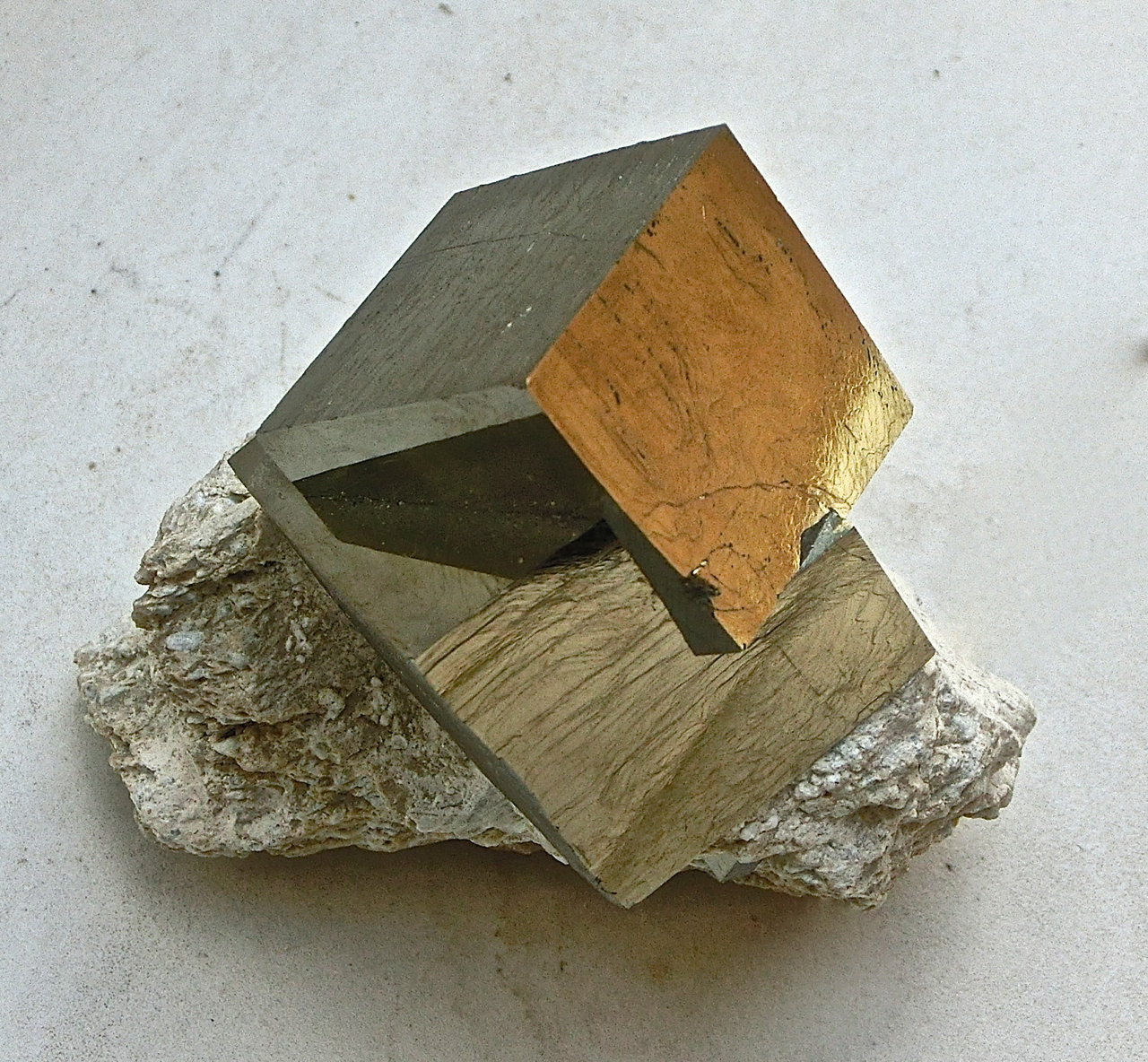 Pirita
Aristas de los cubos unos 3 cm
(Autor: María Jesús M.)