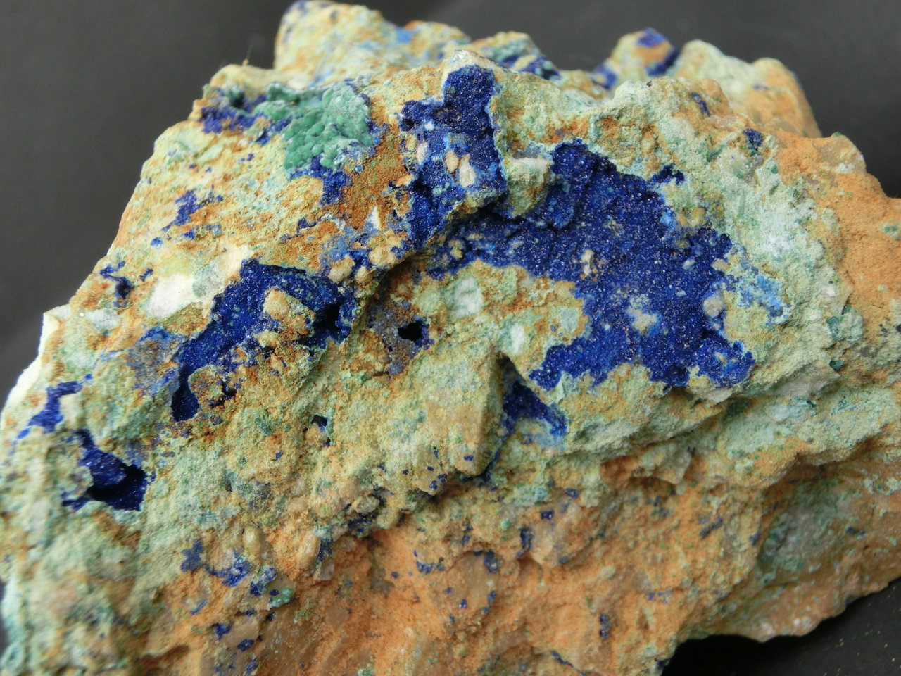 Azurita, Malaquita
Ancho de imagen 3 cm
(Autor: María Jesús M.)