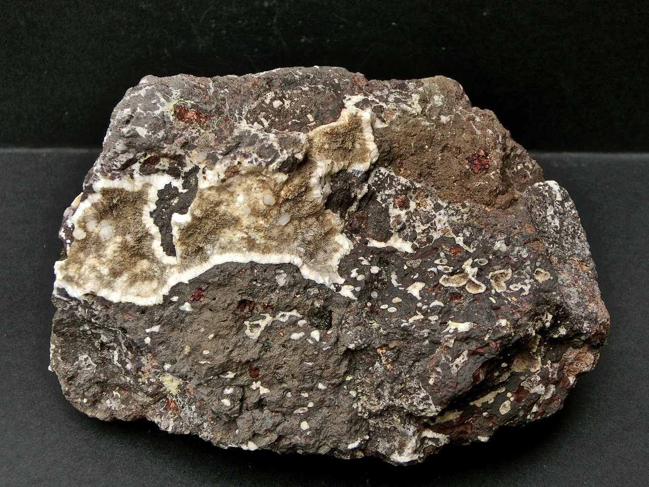 Natrolita y Mesolita.
10 x 7 x 6 cm
(Autor: María Jesús M.)