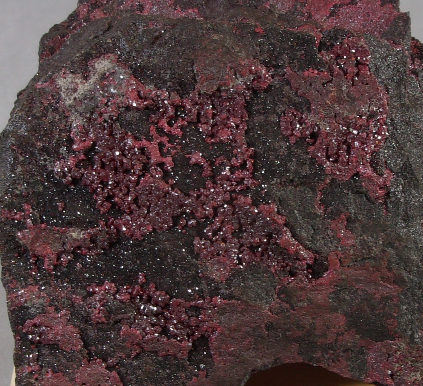 Cinabrio
8,2 x 6,9 x 5,8 cm.
(Autor: J. G. Alcolea)