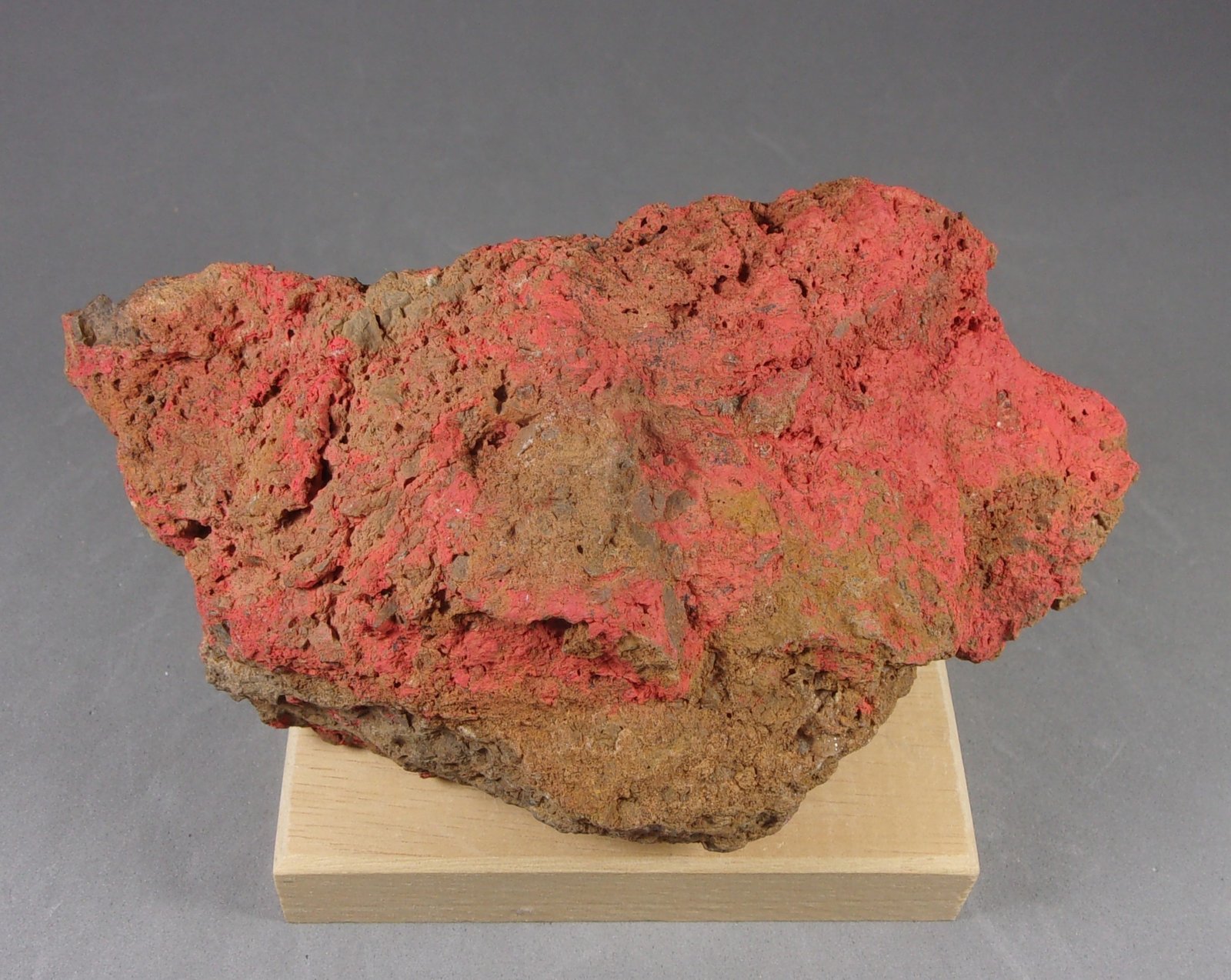 Cinabrio
12,5 x 6,7 x 5,4 cm.
(Autor: J. G. Alcolea)