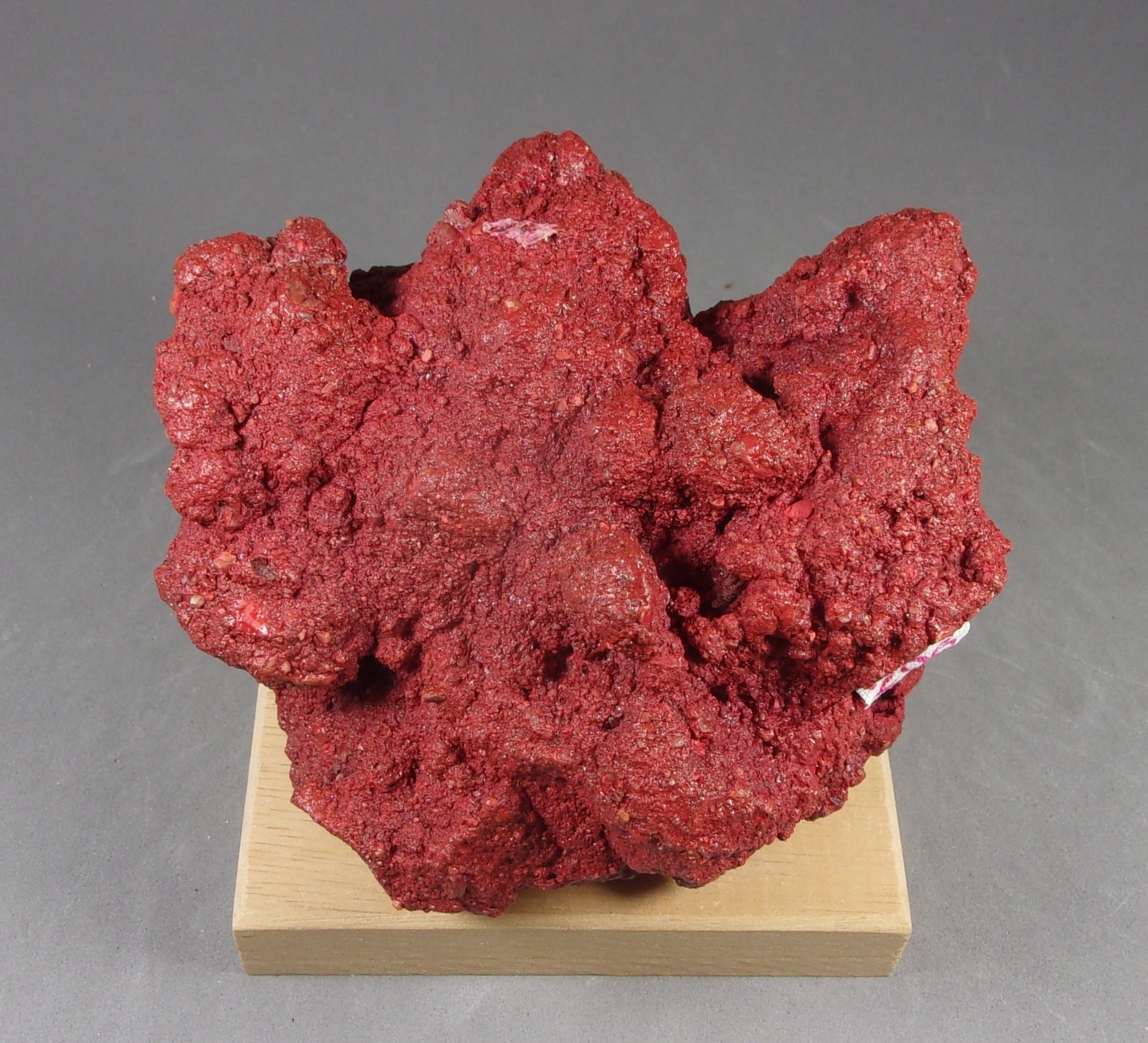 Cinabrio
9,6 x 9 x 4,7 cm. 689 g.
(Autor: J. G. Alcolea)