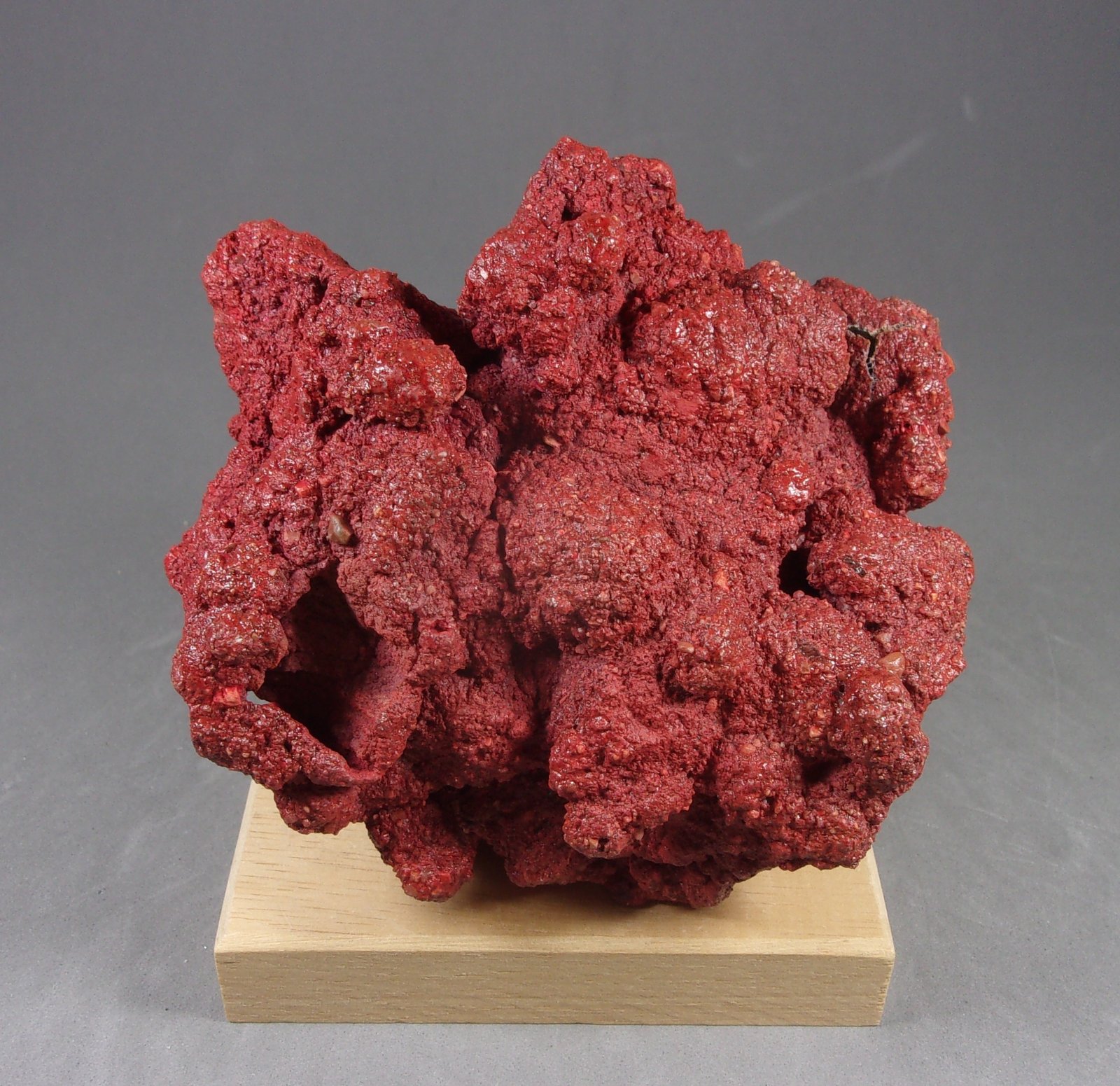 Cinabrio
9,6 x 9 x 4,7 cm. 689 g.
(Autor: J. G. Alcolea)