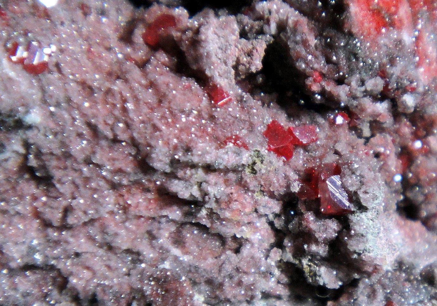 Cinabrio, Dolomita
Campo de visión 4 cm.
(Autor: Antonio P. López)