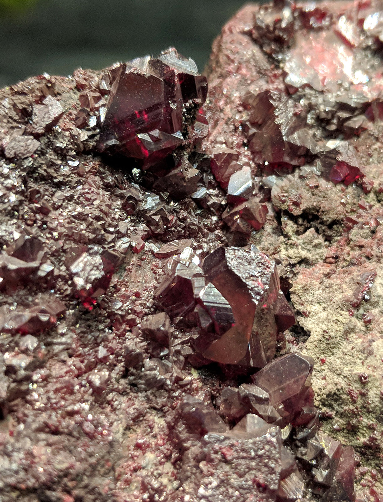 Cinabrio
Cristales hasta 1cm
(Autor: Raul Vancouver)