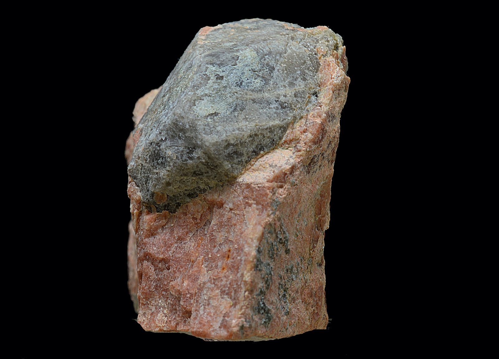 Zircón sobre ortoclasa.
Cristal de 30 x 30 x17 mm
(Autor: Antonio Carmona)