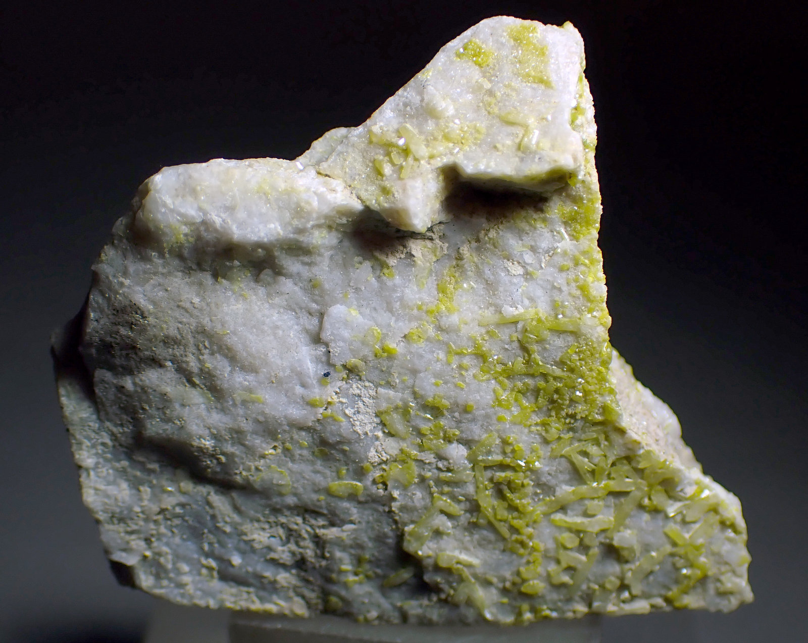 Piromorfita
Medida: 5,6 x 4,7 x 2,5 cms
(Autor: Joan Martinez Bruguera)