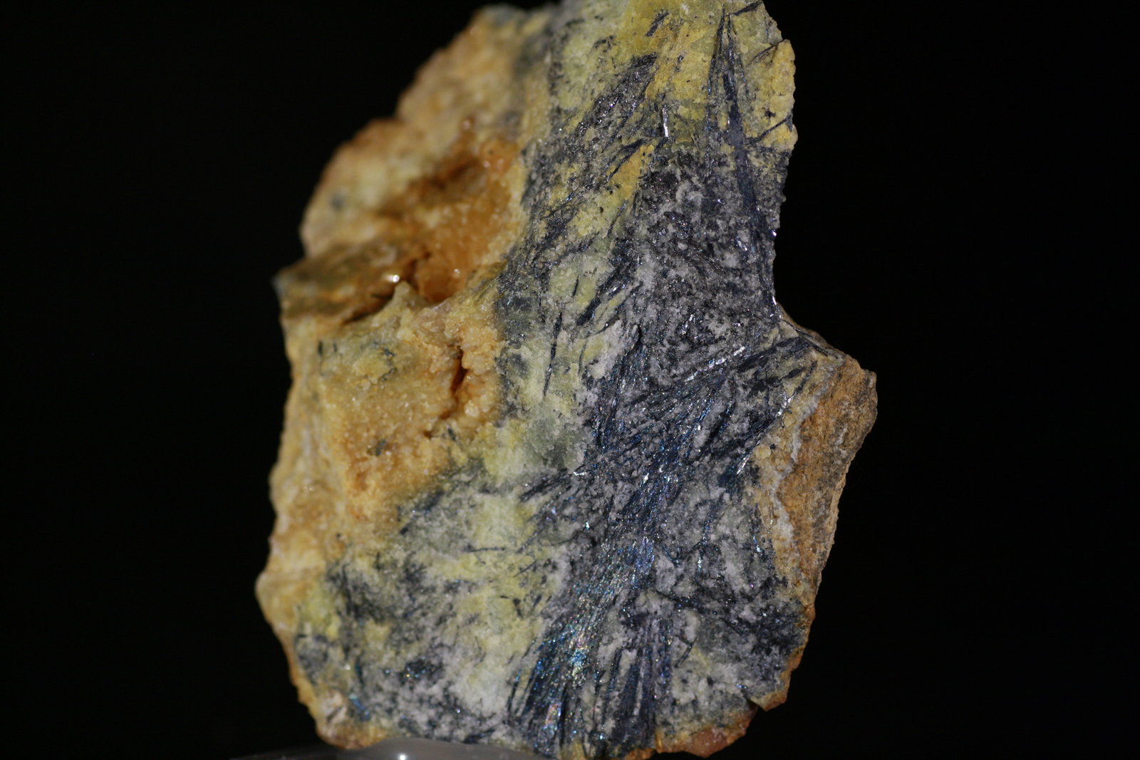 Stibnita
8,5x7,5 cm
(Autor: minero1968)