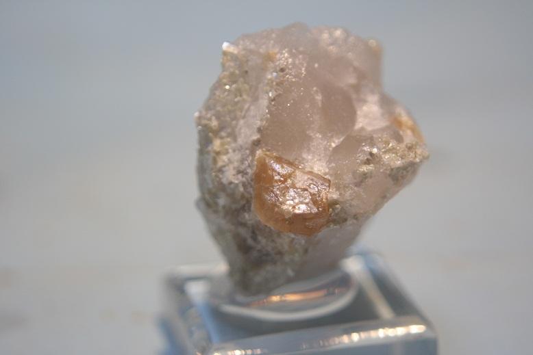 Scheelita
Cristal de 2 x 2 cm.
(Autor: minero1968)