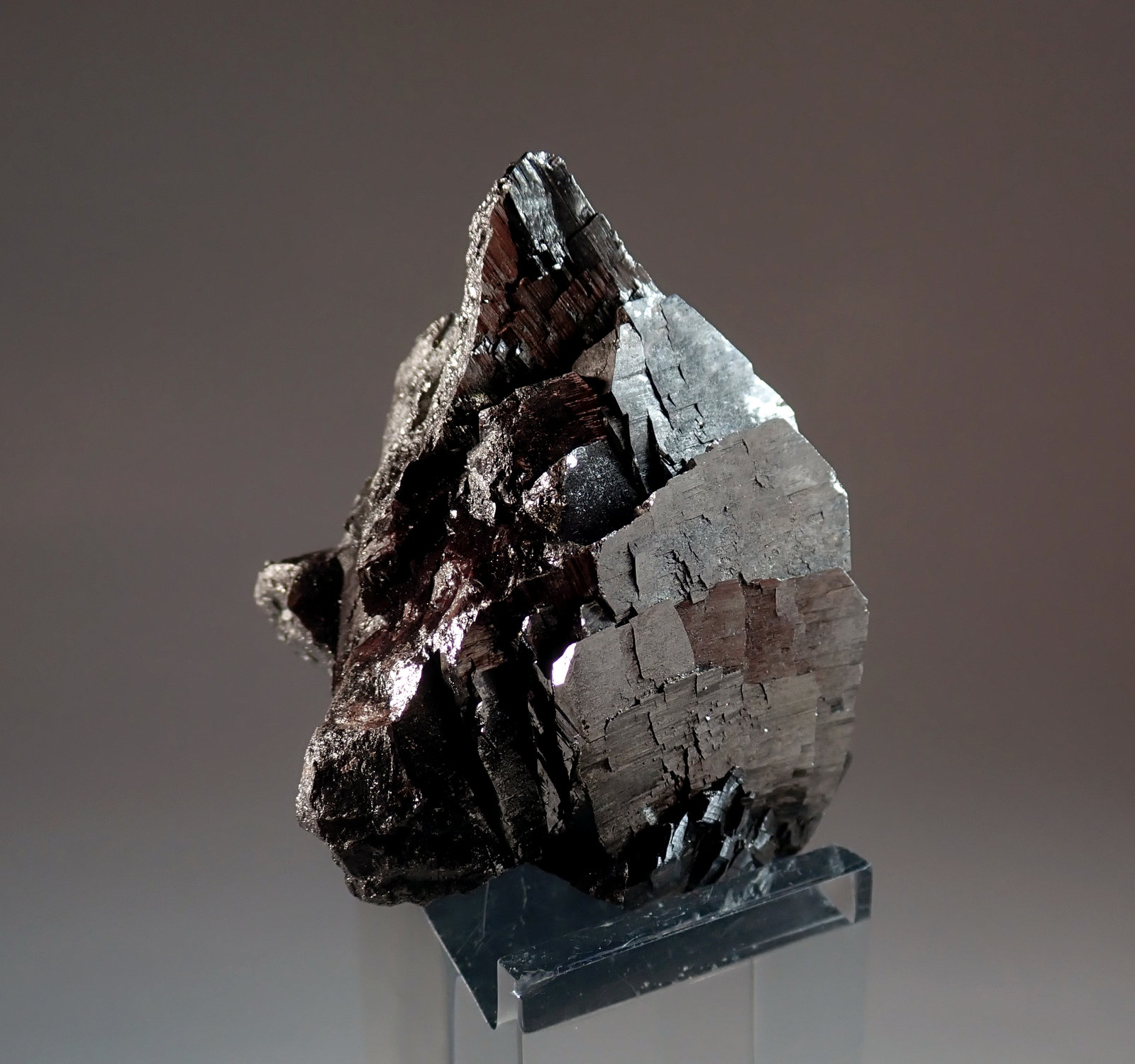 Arsenopirita
Medida: 4,7 x 4,1 x 3,0 cms
(Autor: Joan Martinez Bruguera)