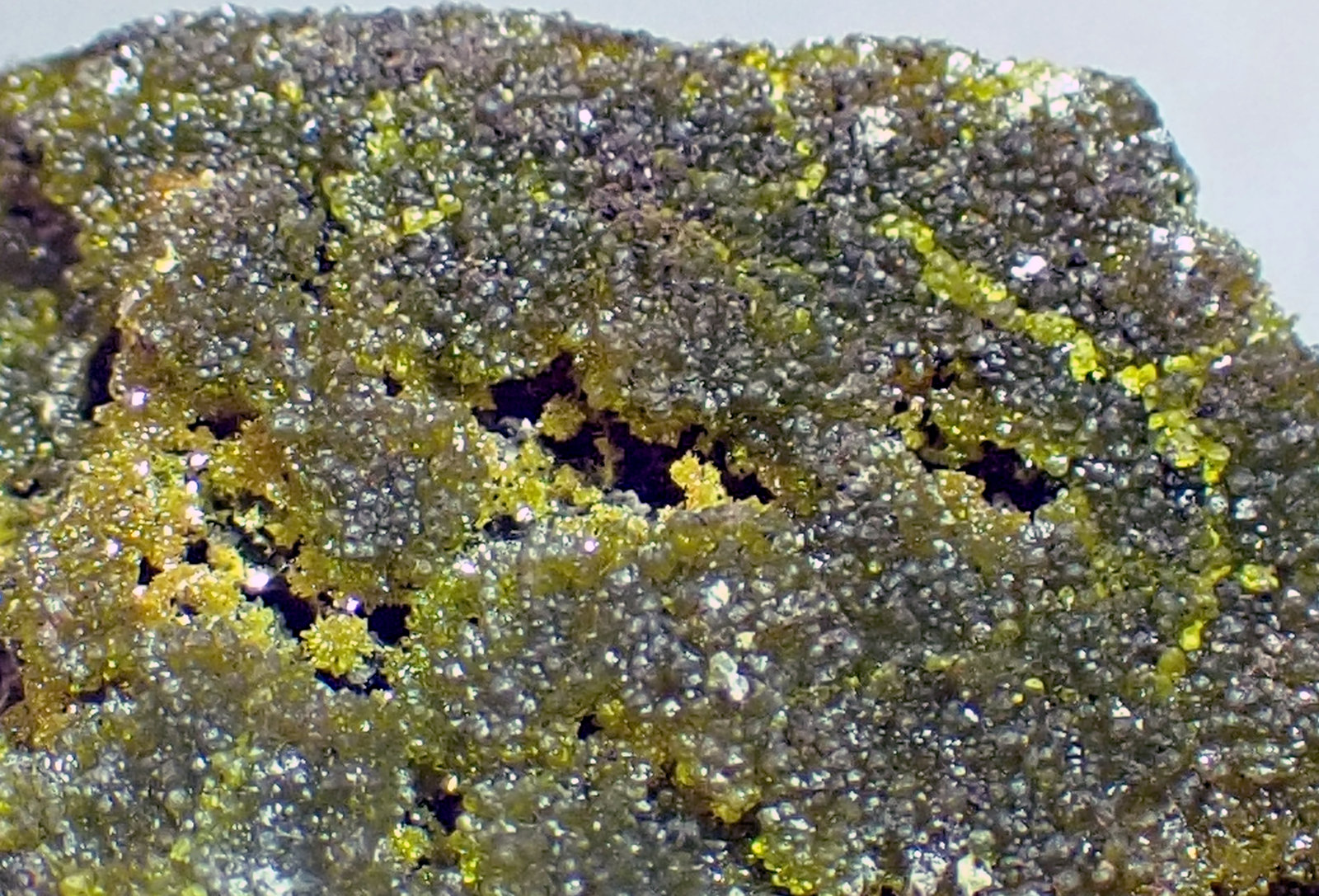 Mimetita y Galena
Medida: 3,1 x 1,9 x 1,3 cms
(Autor: Joan Martinez Bruguera)