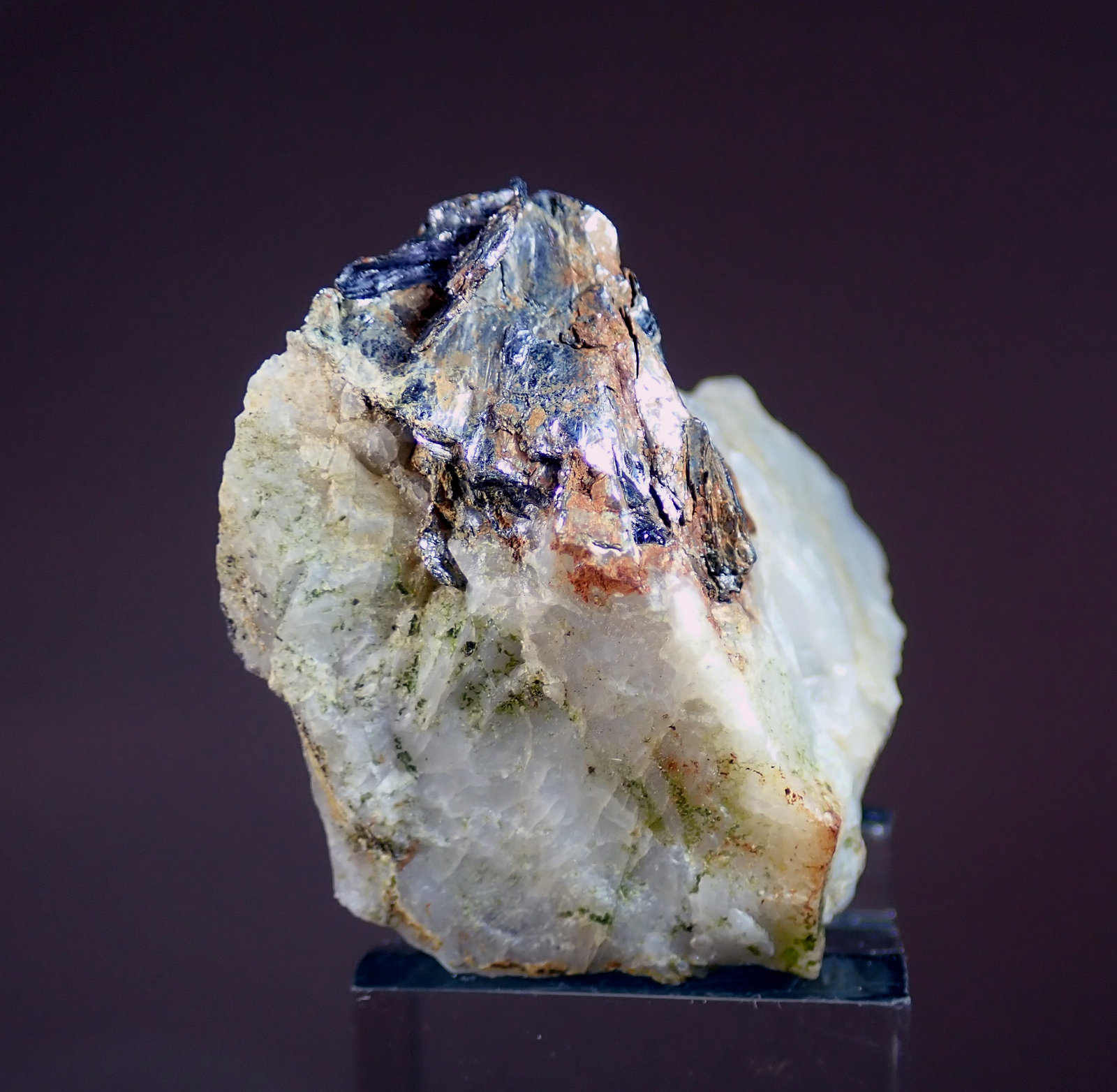 Molibdenita
Medida: 3,8 x 3,2 x 2,8 cms
(Autor: Joan Martinez Bruguera)