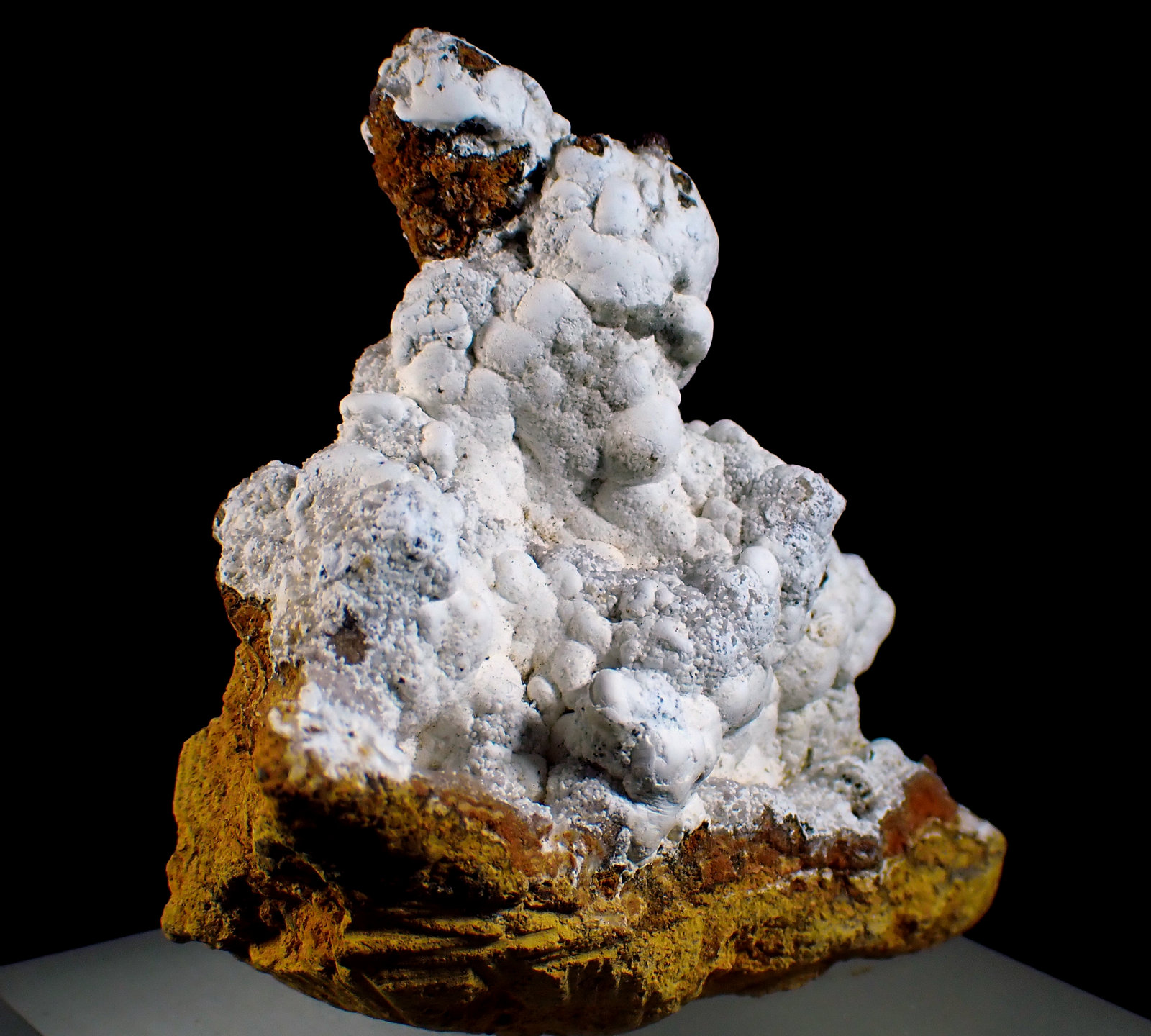Hidrozincita
Medida: 6,8 x 6,3 x 3,7 cms
(Autor: Joan Martinez Bruguera)
