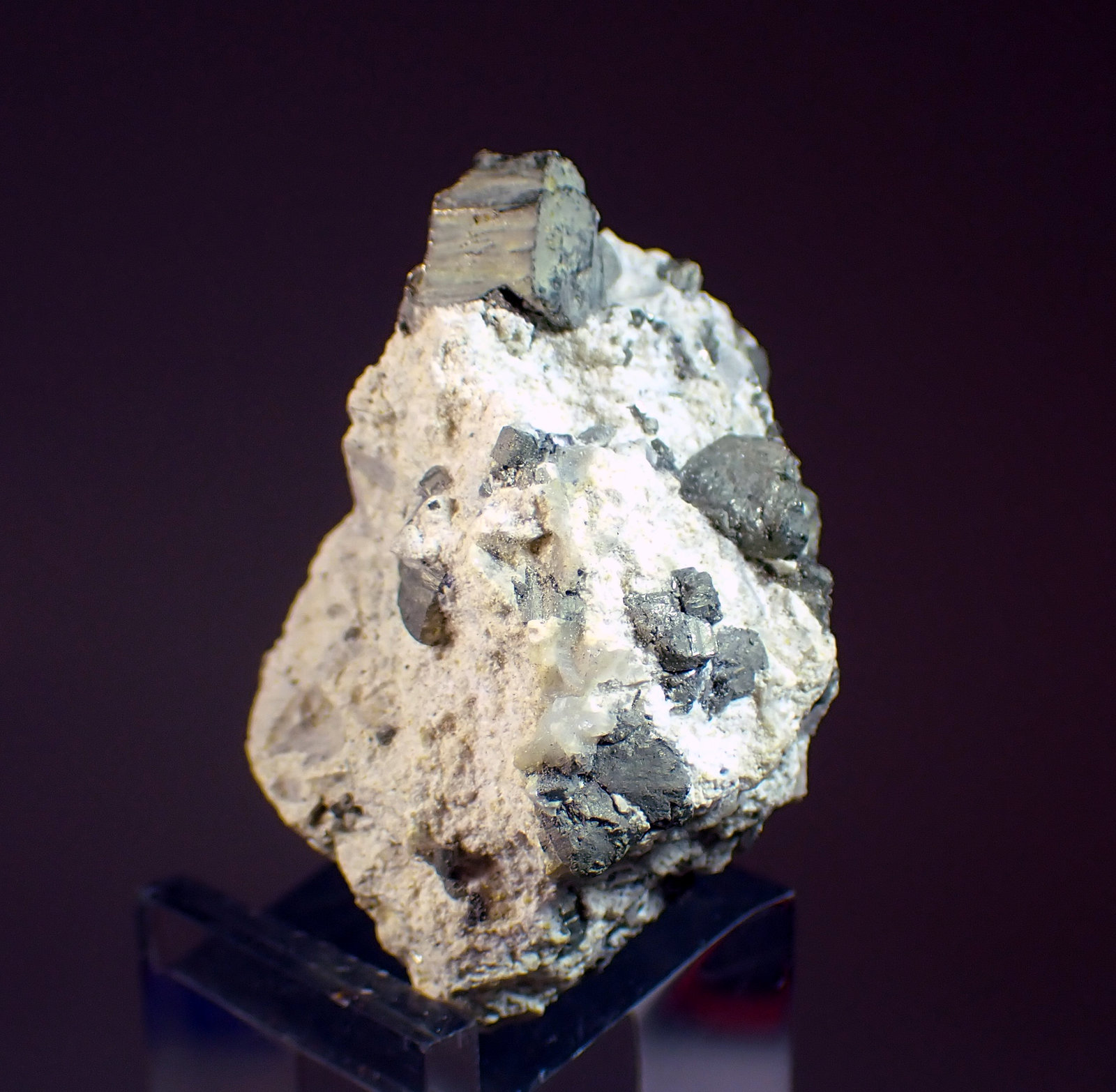 Pirita
Medida: 4,3 x 3,4 x 2,7 cms
(Autor: Joan Martinez Bruguera)