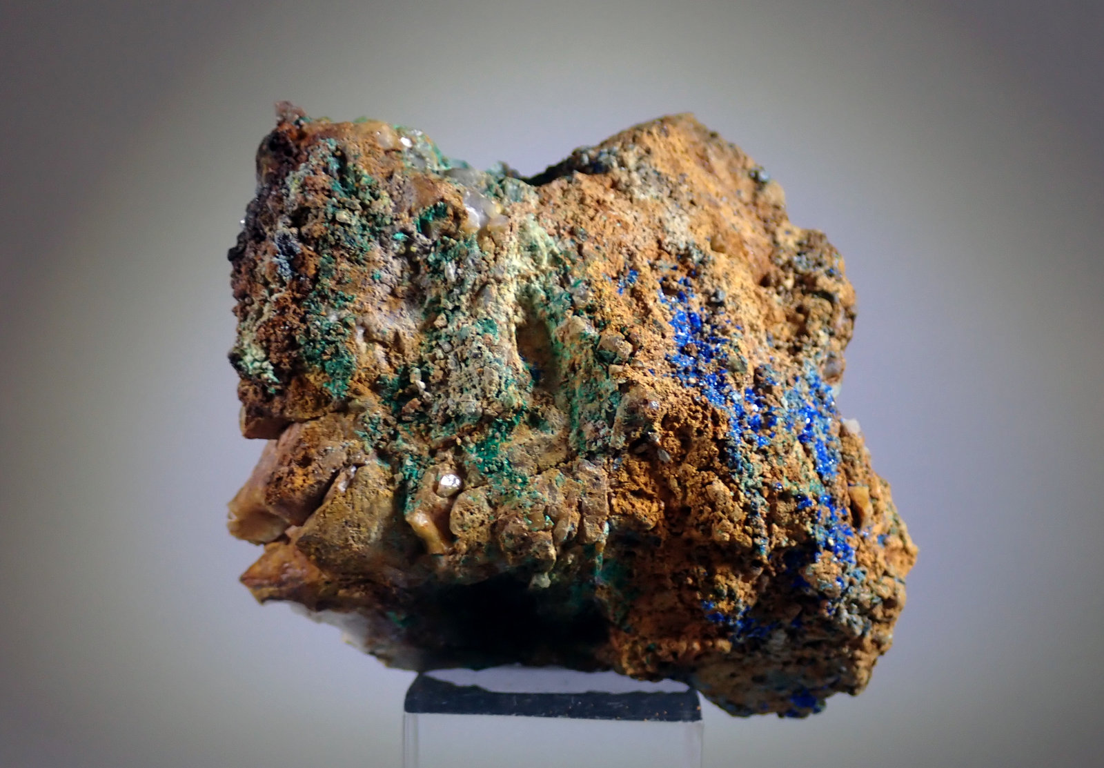 Azurita y Malaquita
Medida: 7,1 x 5,8 x 2,7 cms
(Autor: Joan Martinez Bruguera)