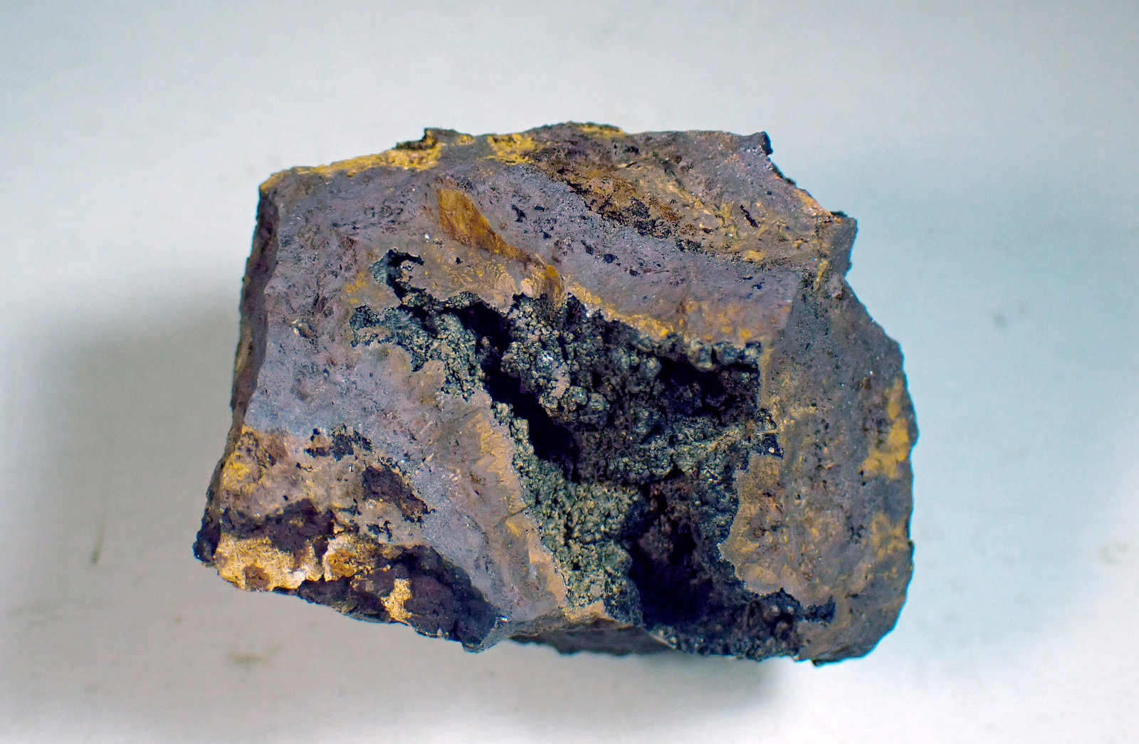Goethita
Medida: 4,4 x 3,4 x 3,1 cms
(Autor: Joan Martinez Bruguera)