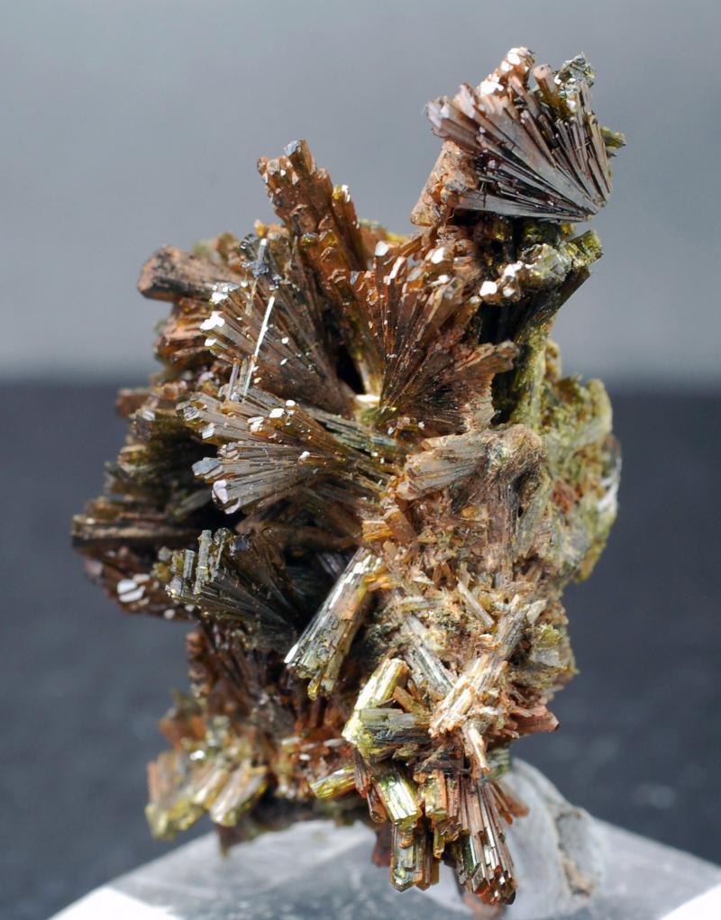 Epidota
45 x 30 x 20 mm
(Autor: Joan Martinez Bruguera)