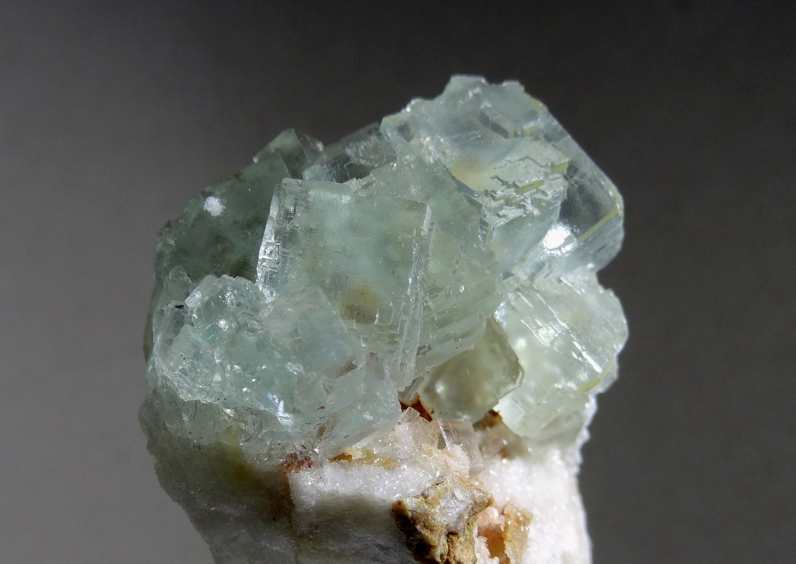 Fluorita
Medida: 4,7 x 4,6 x 3,5 cms
(Autor: Joan Martinez Bruguera)