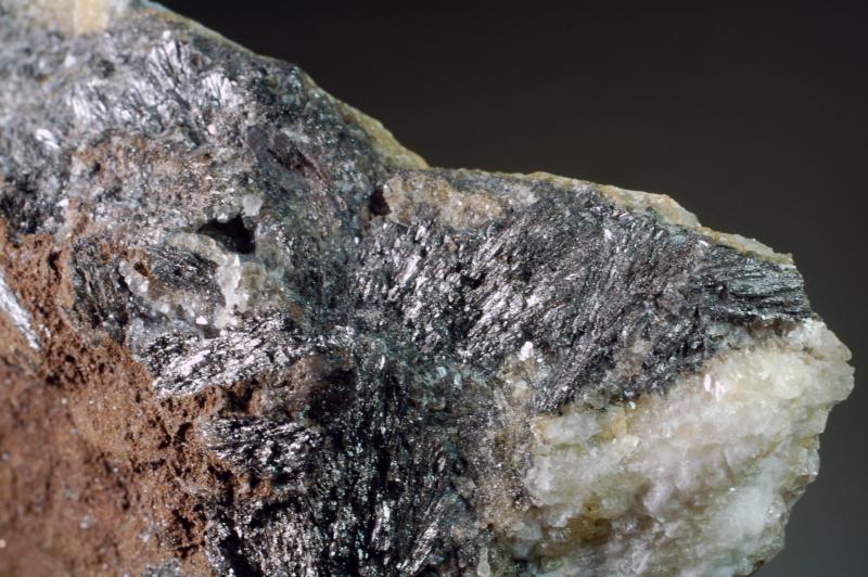 Pirolusita
67 x 56 x 21 mm
(Autor: Joan Martinez Bruguera)
