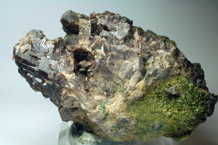 Axinita-(Fe) 
85 x 50 x 20 mm
(Autor: Joan Martinez Bruguera)