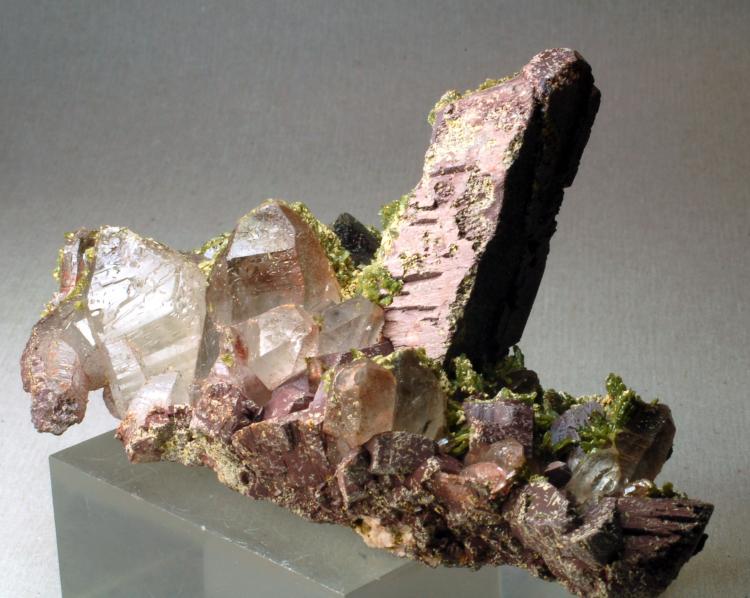Microclina, cuarzo, clinozoisita-epidota
95 x 55 x 55 mm
(Autor: Joan Martinez Bruguera)
