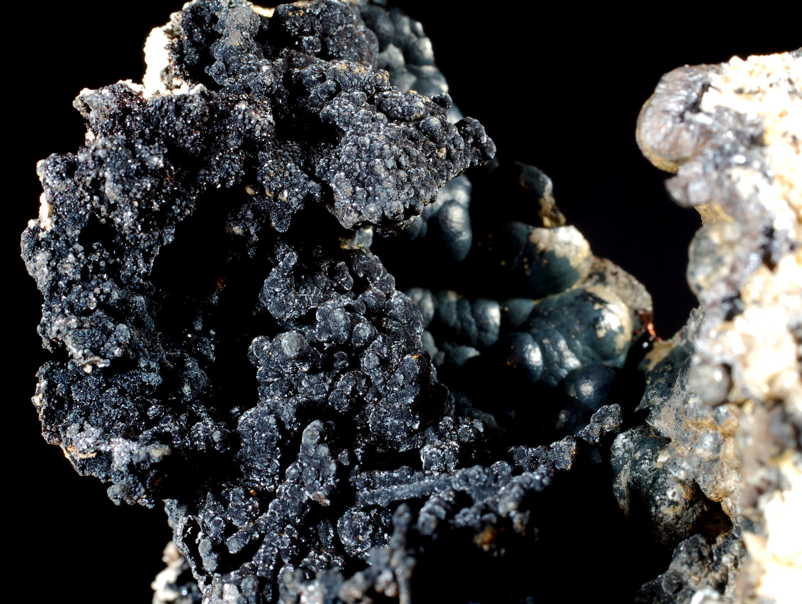 Goethita
5,6 x 4,8 x 3,3 cms
(Autor: Joan Martinez Bruguera)