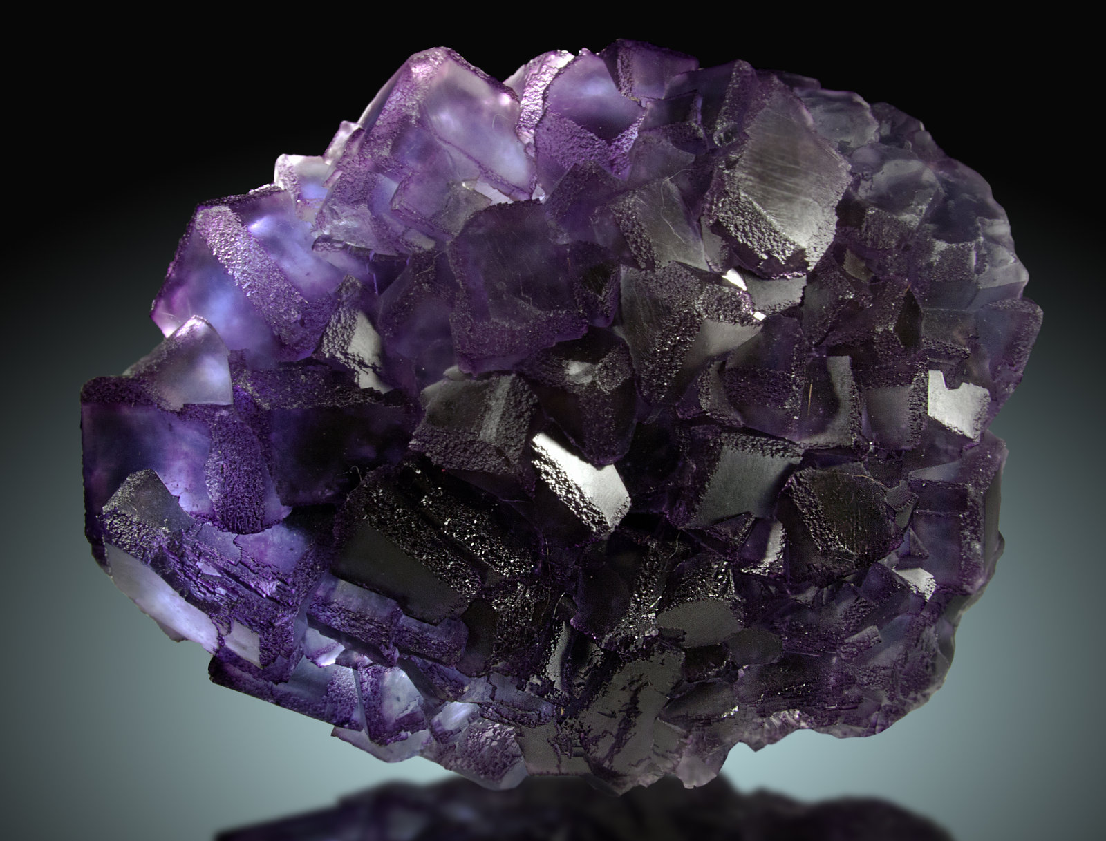 Fluorita
22x18cm, cristales hasta 3.5 cm de arista
(Autor: Raul Vancouver)