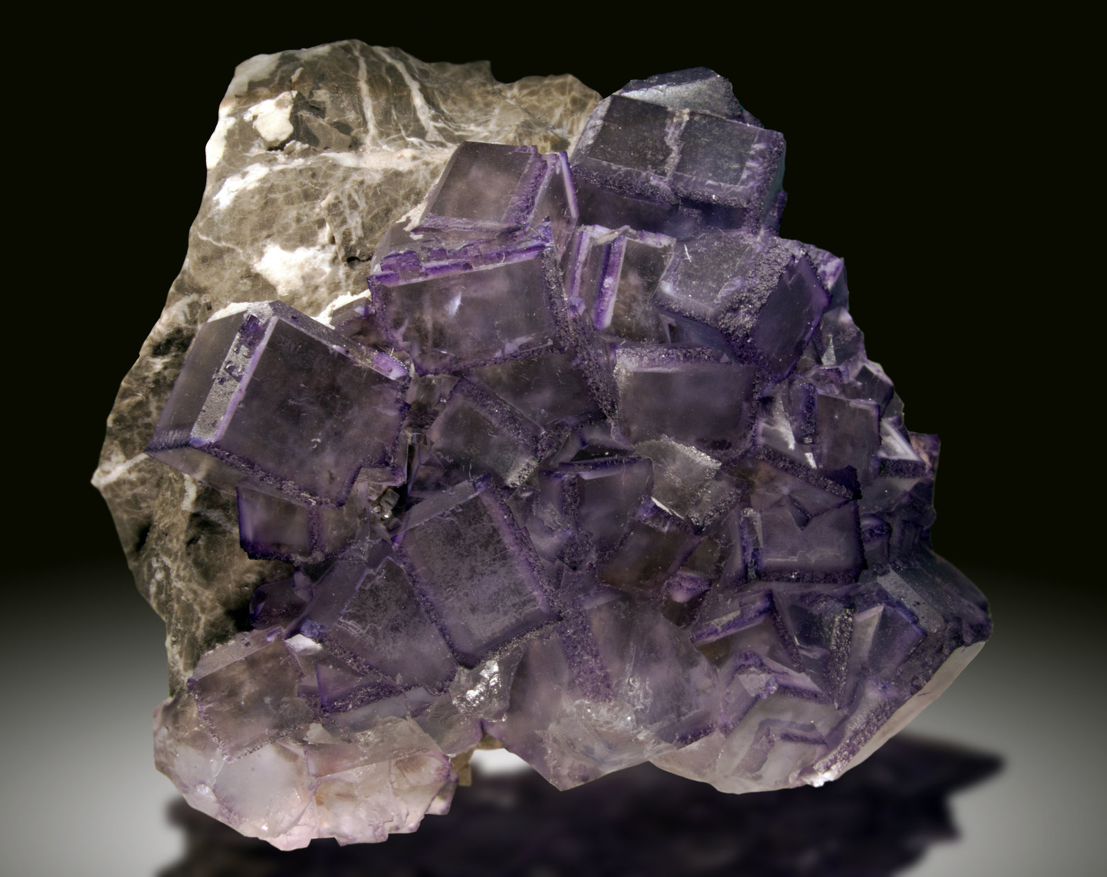 Fluorita
18x12cm, cristales hasta 4cm de arista
(Autor: Raul Vancouver)
