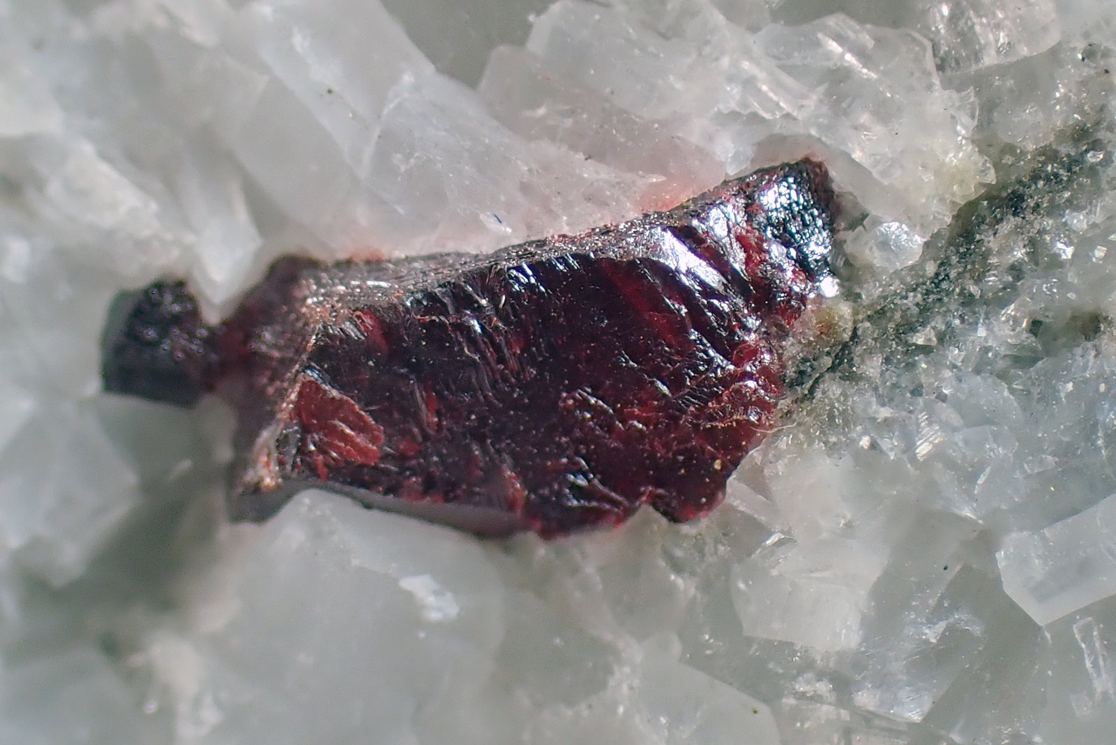 Cinabrio
Medida: 8,3 x 6,5 x 4,4 cms
(Autor: Joan Martinez Bruguera)