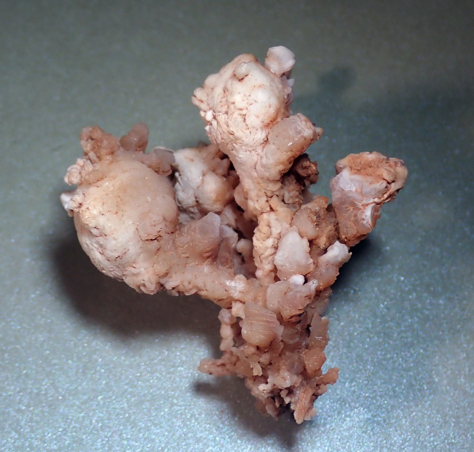 Aragonito
Medida: 6,0 x 4,7 x 3,2 cms
(Autor: Joan Martinez Bruguera)