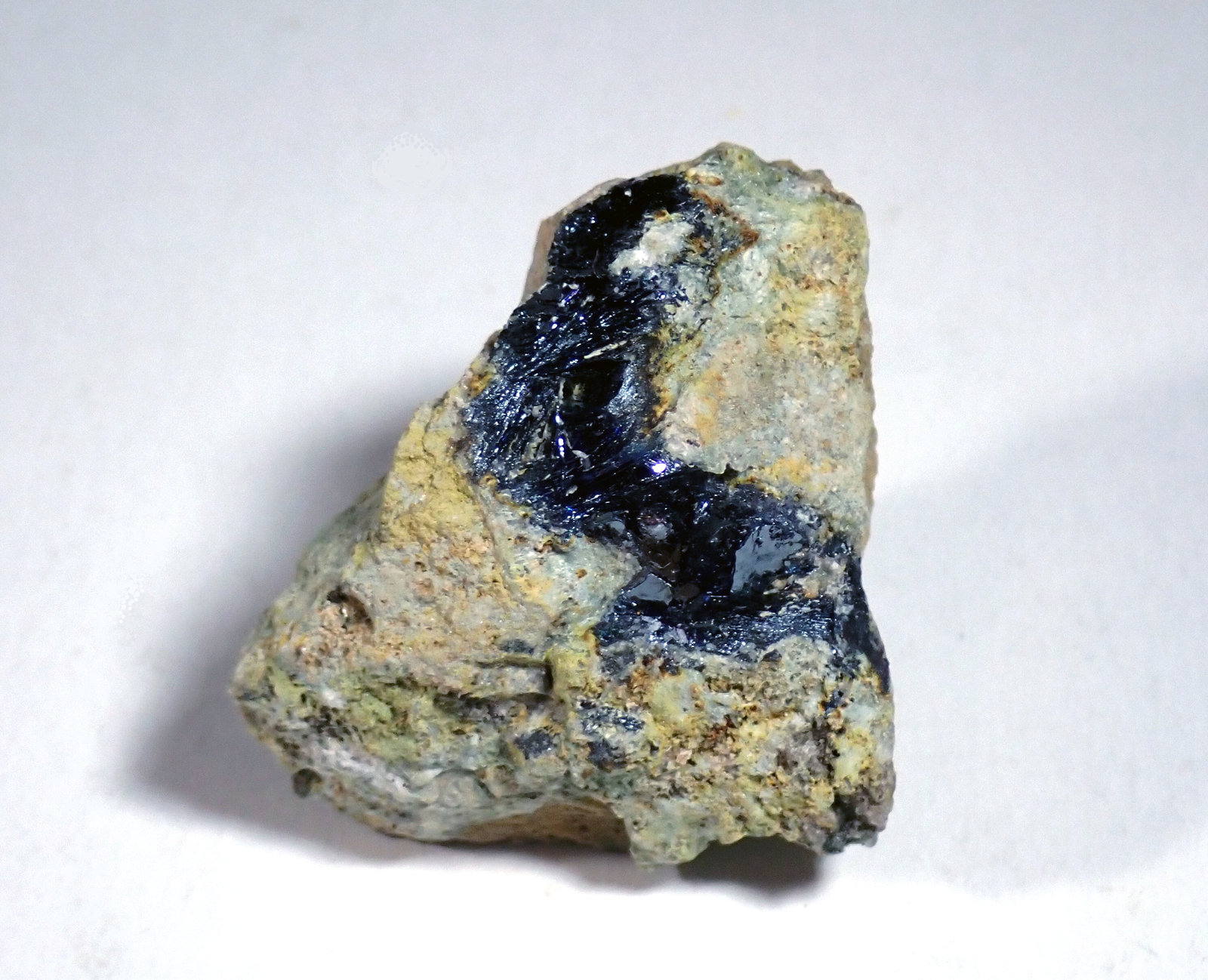 Hematites
Medida: 4,0 x 3,6 x 2,1 cms
(Autor: Joan Martinez Bruguera)