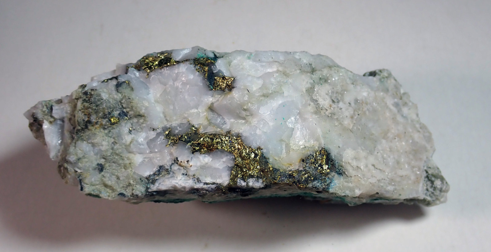 Malaquita y Calcopirita
Medida: 9,0 x 4,0 x 3,1 cms
(Autor: Joan Martinez Bruguera)