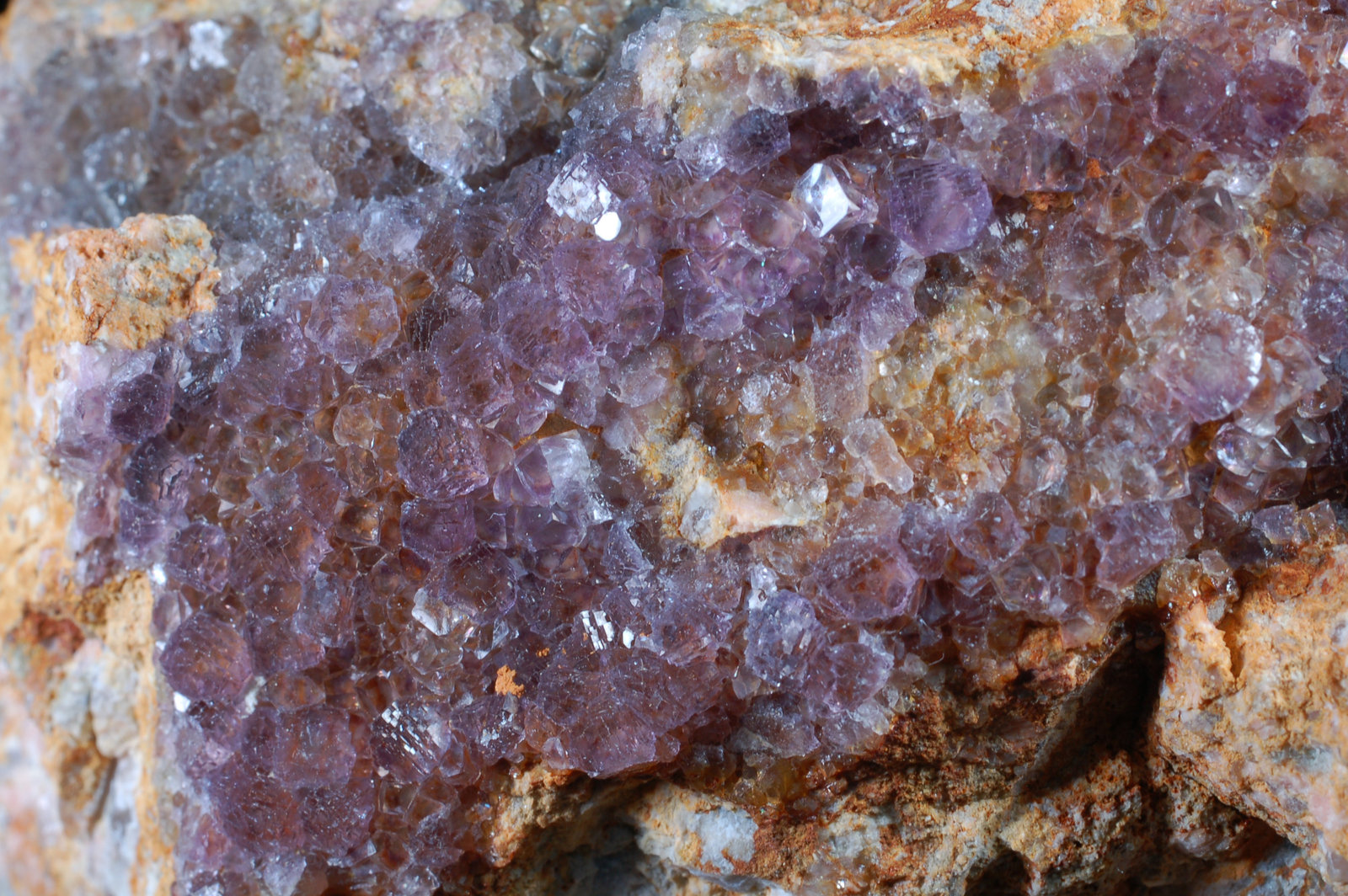 Fluorita
80 x 54 x 28 mm
(Autor: Joan Martinez Bruguera)