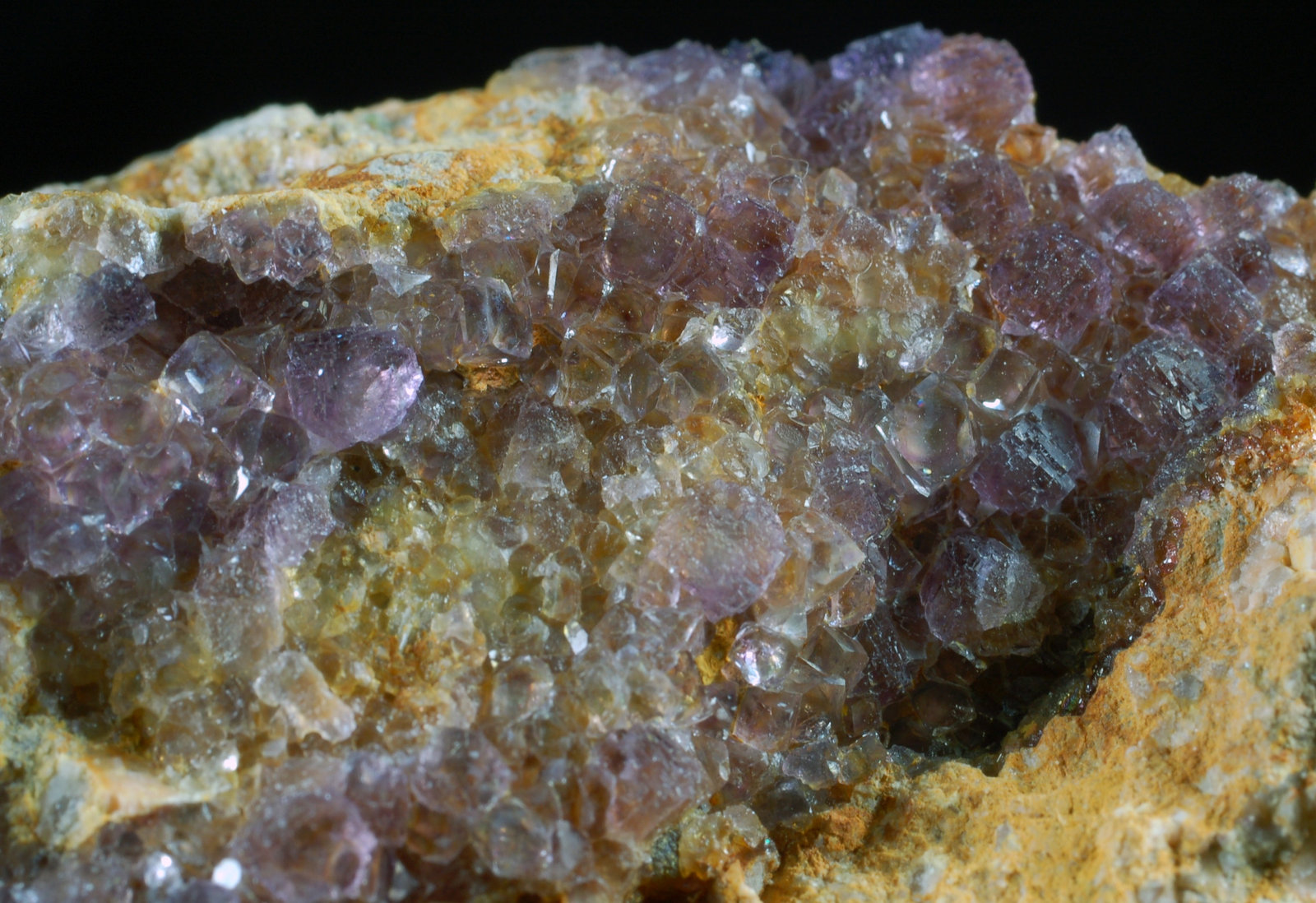 Fluorita
80 x 54 x 28 mm
(Autor: Joan Martinez Bruguera)