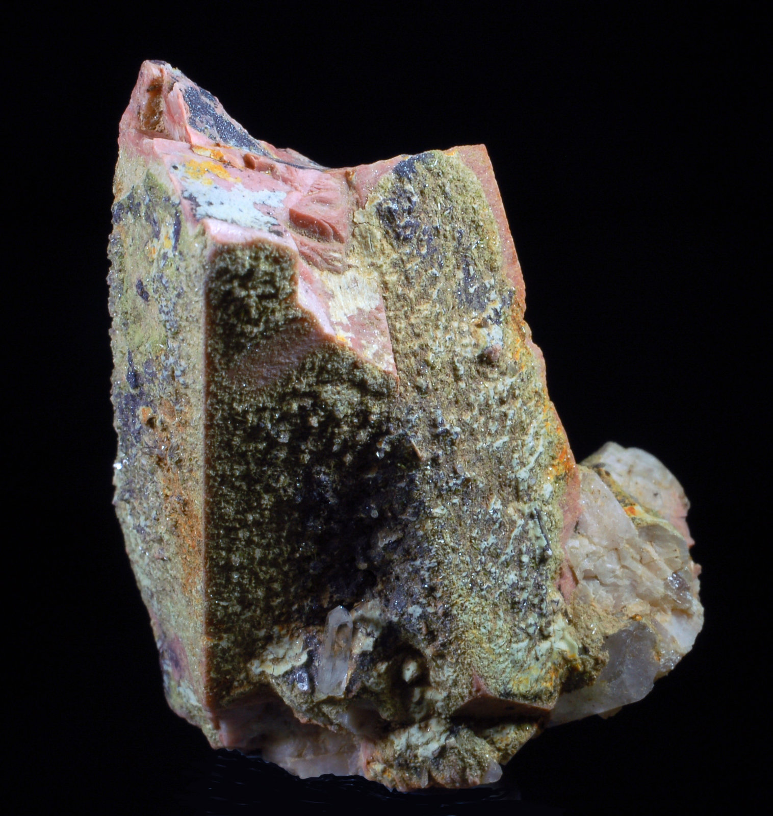 Microclina, Albita, Cuarzo, Hematites  y Clinozoisita
44 x 33 x 28 mm
(Autor: Joan Martinez Bruguera)
