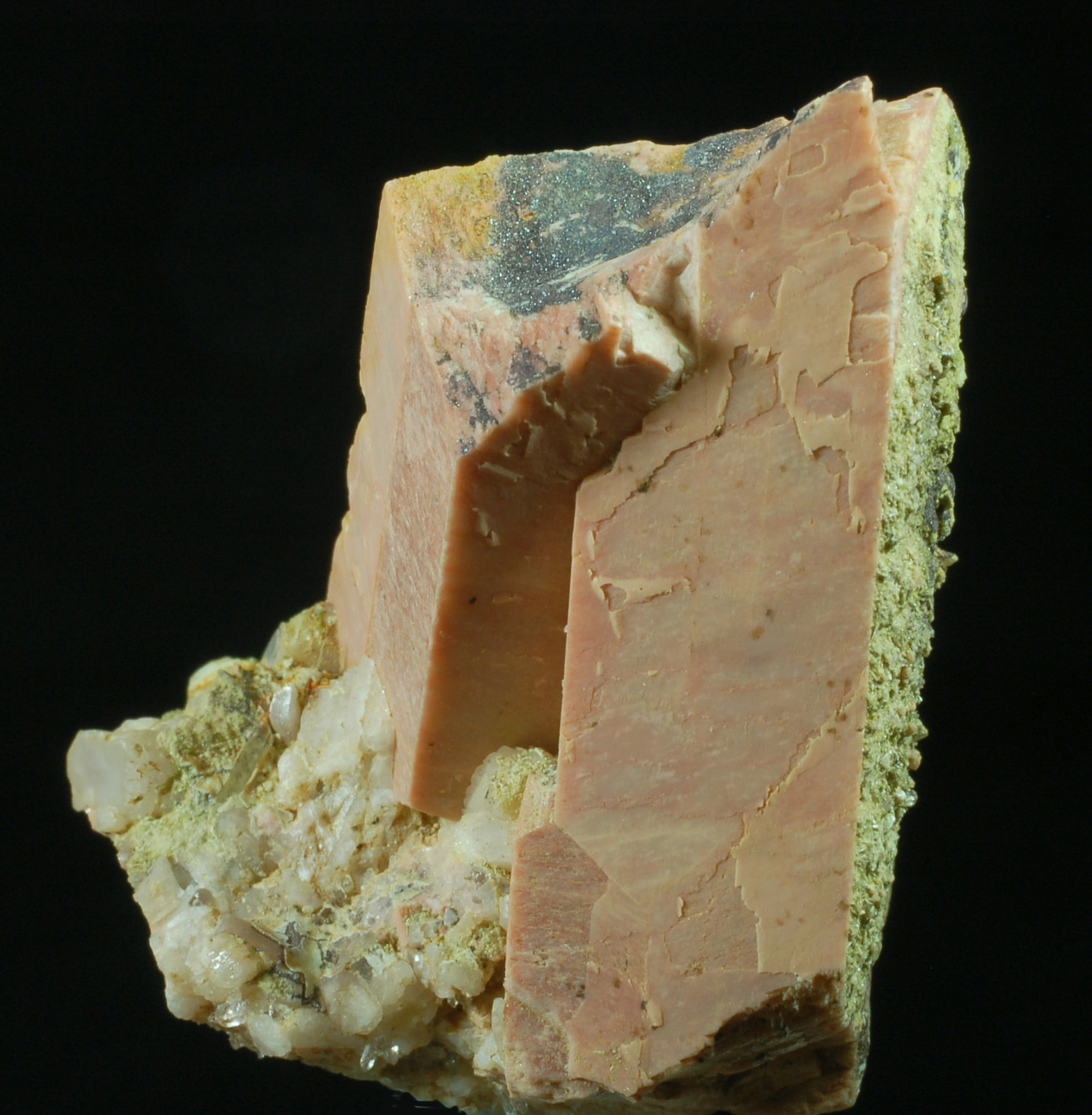 Microclina, Albita, Cuarzo, Hematites  y Clinozoisita
44 x 33 x 28 mm
(Autor: Joan Martinez Bruguera)