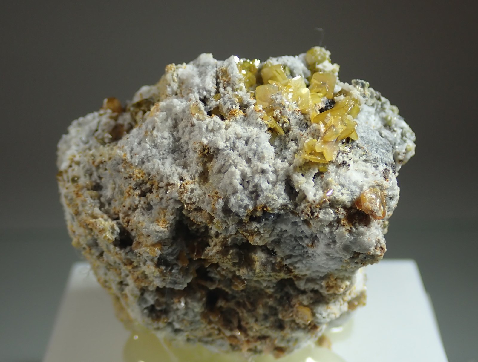 Wulfenita
Medida: 4,5 x 4,3 x 2,8 cms
(Autor: Joan Martinez Bruguera)
