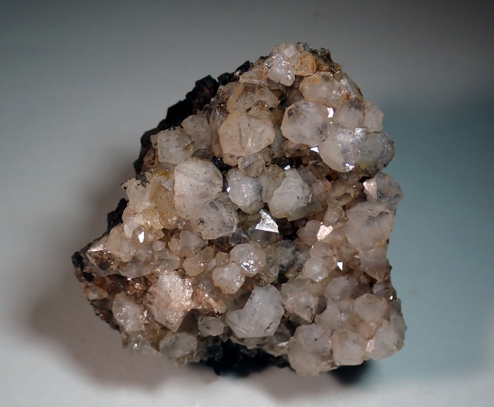 Cuarzo y Hematites
Medida: 7,7 x 7,2 x 4,3 cms
(Autor: Joan Martinez Bruguera)